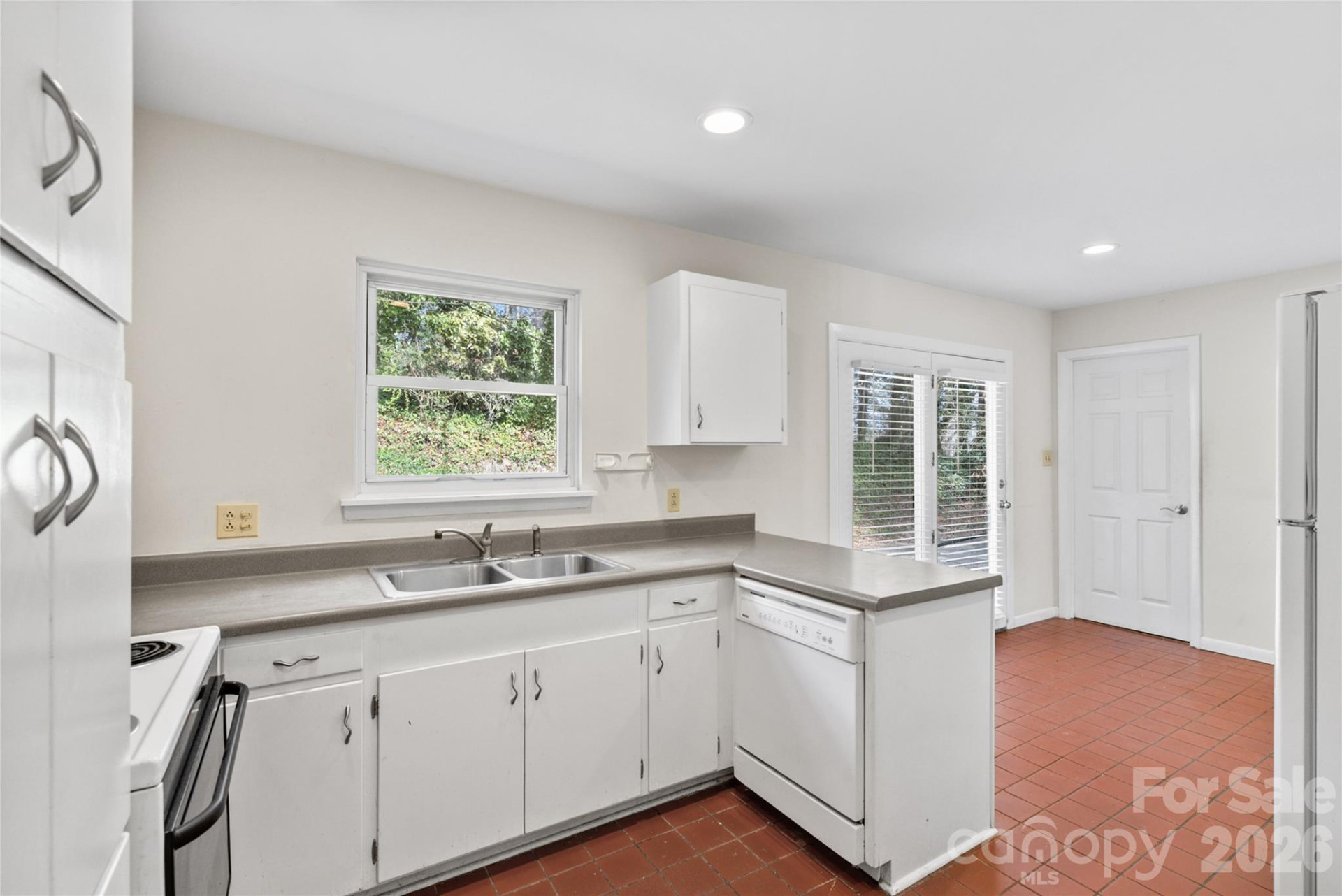 1 Clearbrook Road - Photo 17