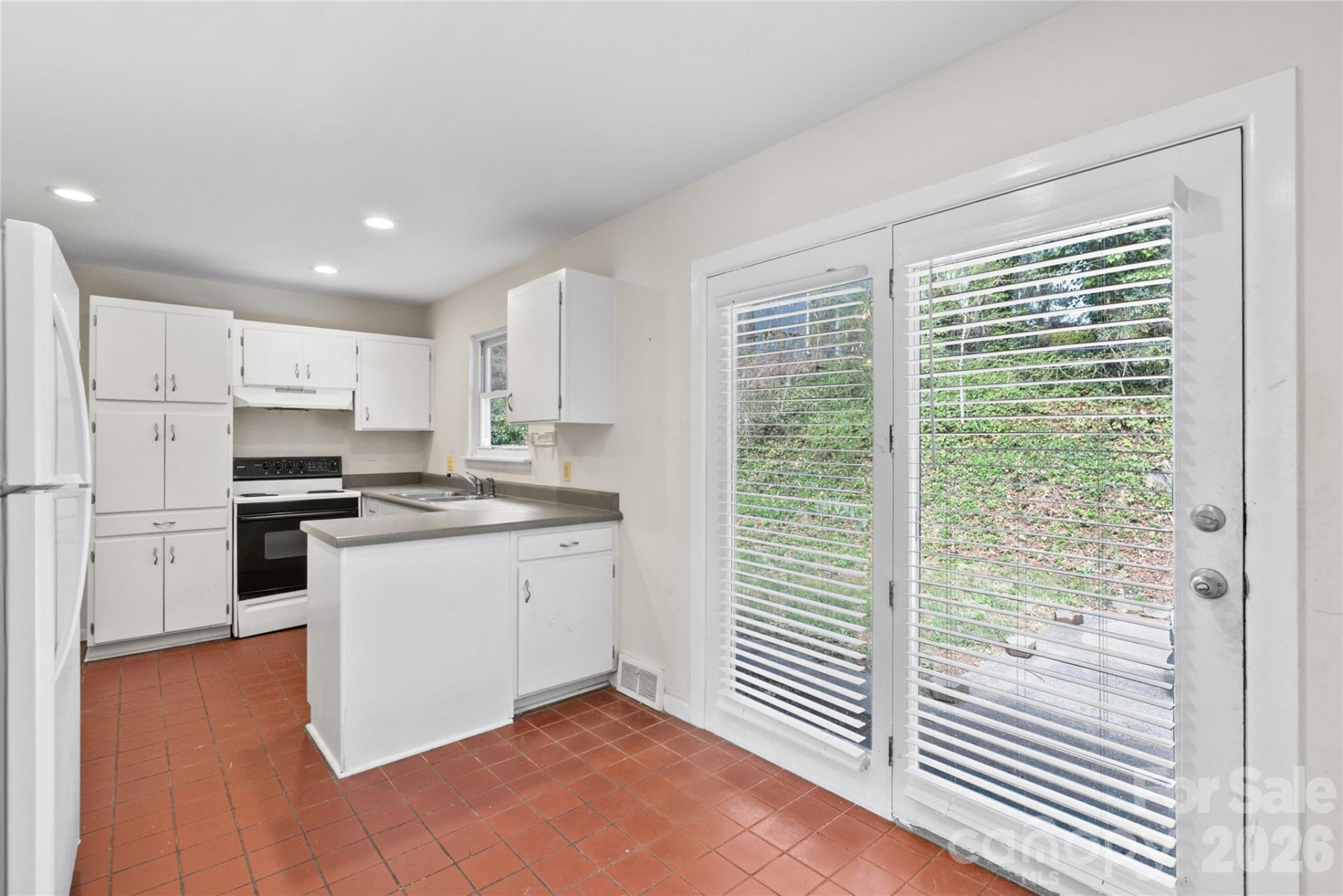 1 Clearbrook Road - Photo 14