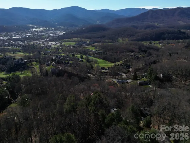1165 Scenic Circle