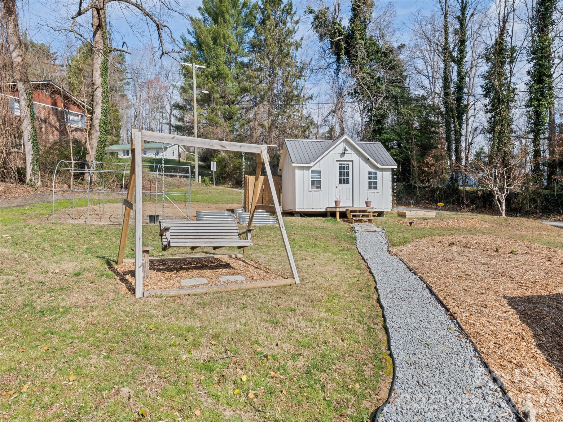 110 Ewart Drive - Photo 12