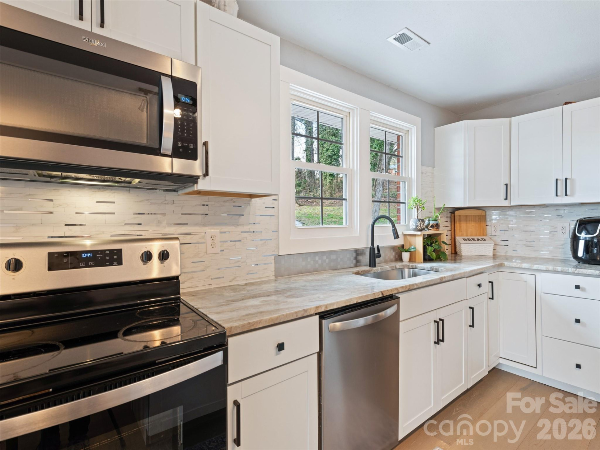 110 Ewart Drive - Photo 29