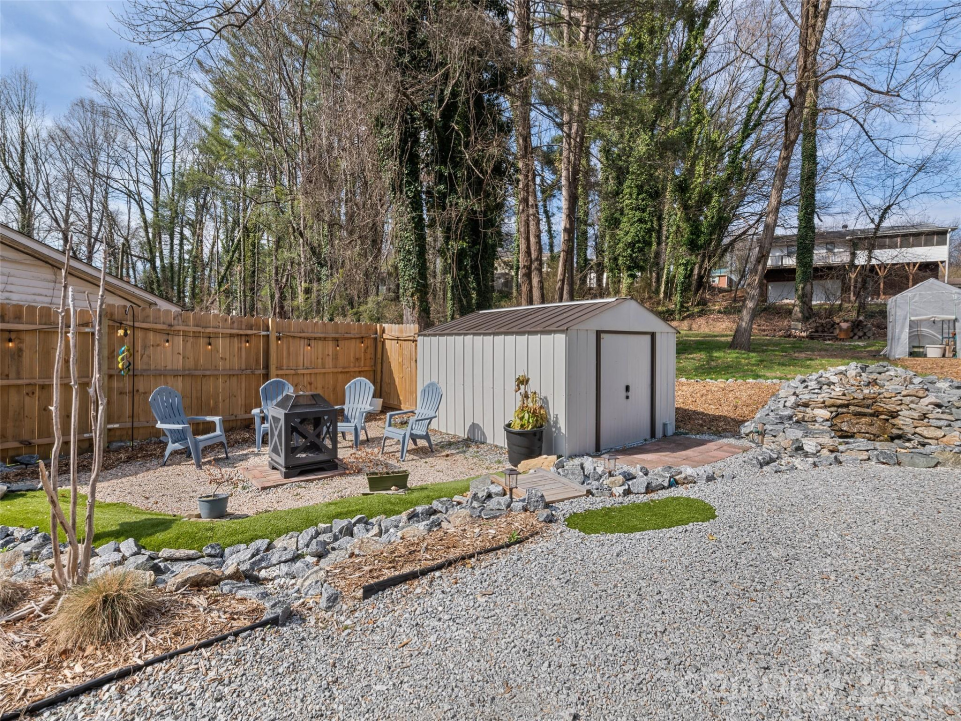 110 Ewart Drive - Photo 10