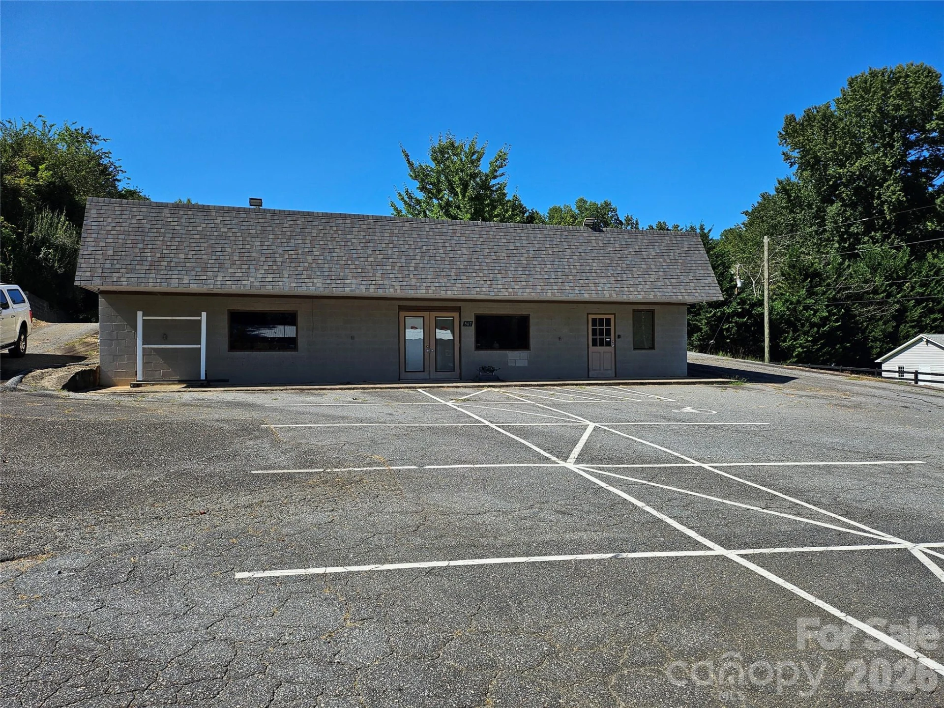 567 Mills Street - Photo 3