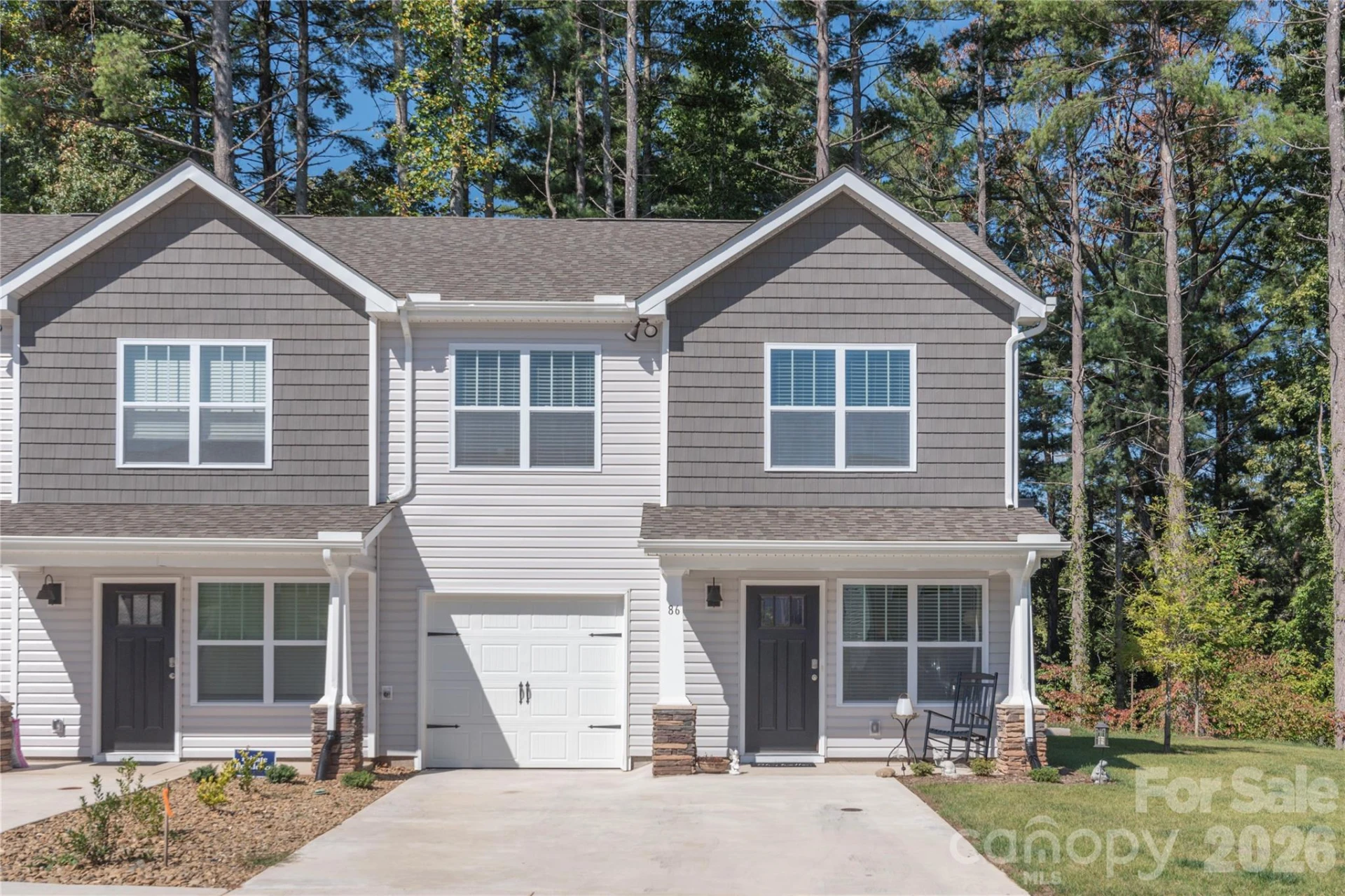86 Malcolm Court - Photo 2
