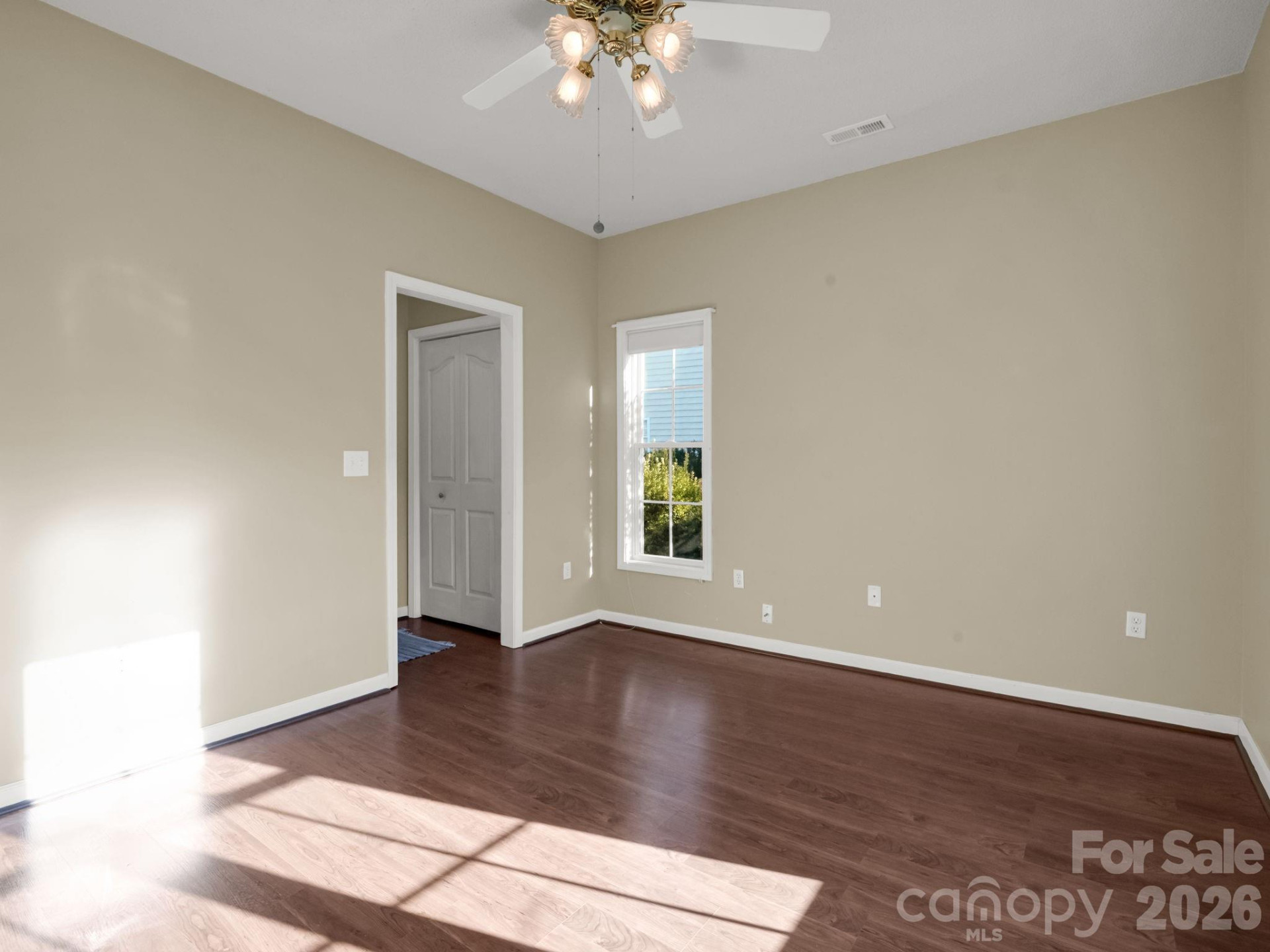 276 Cambridge Drive - Photo 14