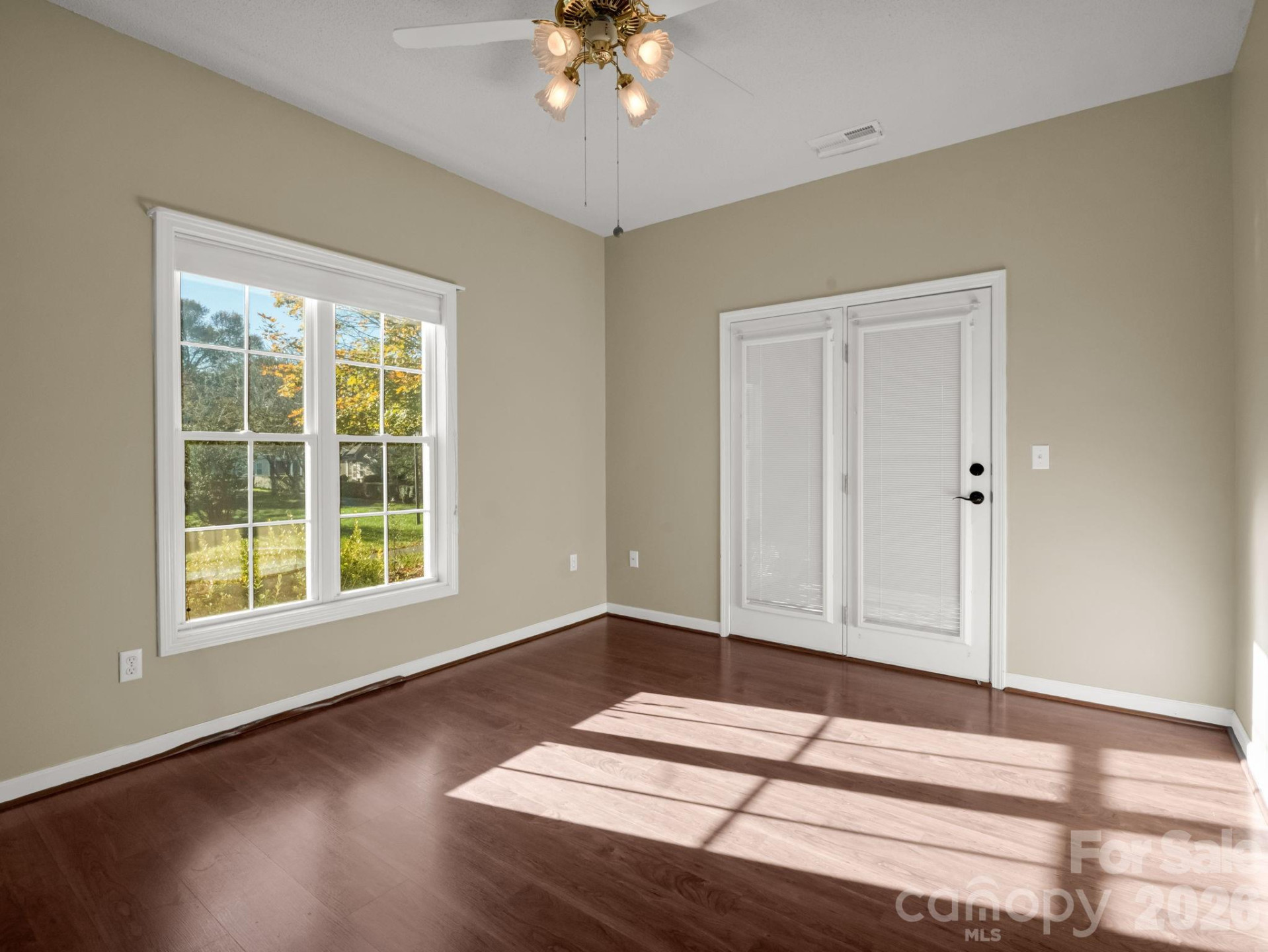 276 Cambridge Drive - Photo 16