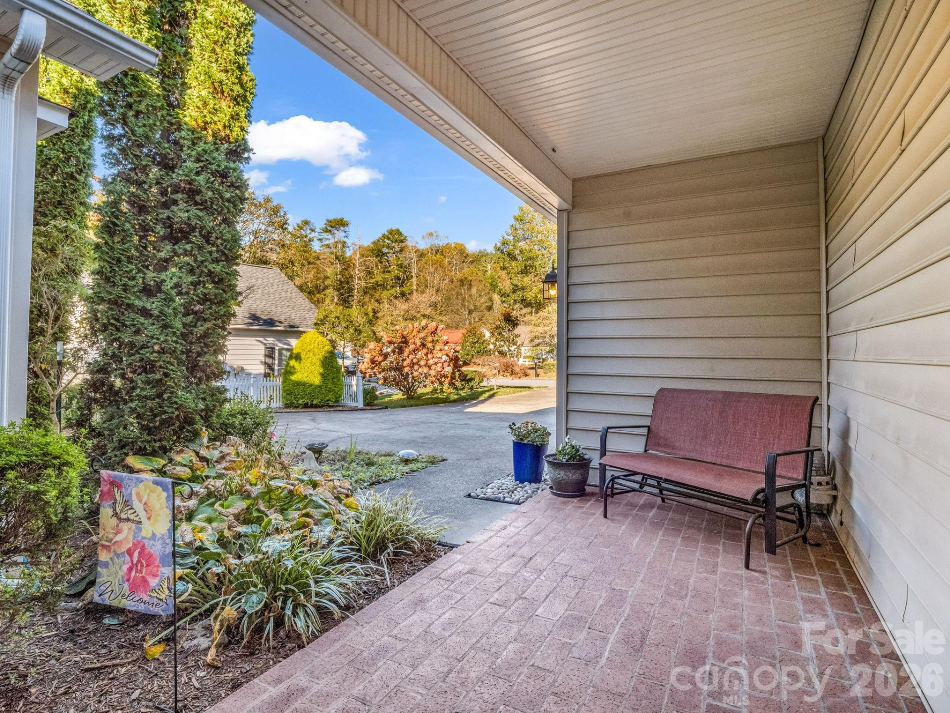 276 Cambridge Drive - Photo 4