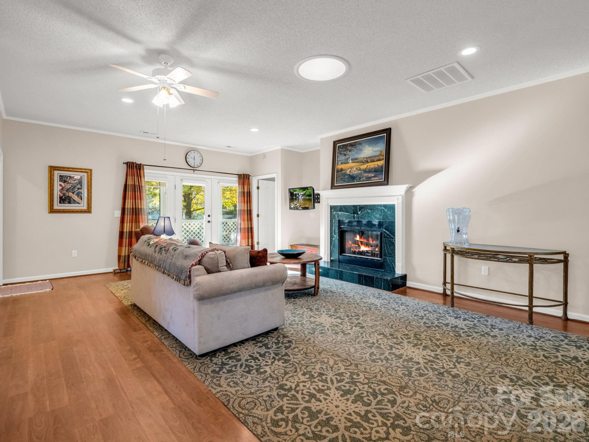 276 Cambridge Drive - Photo 5