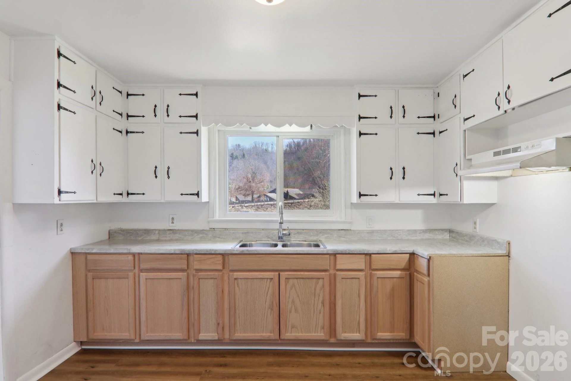 541 Paragon Parkway - Photo 11