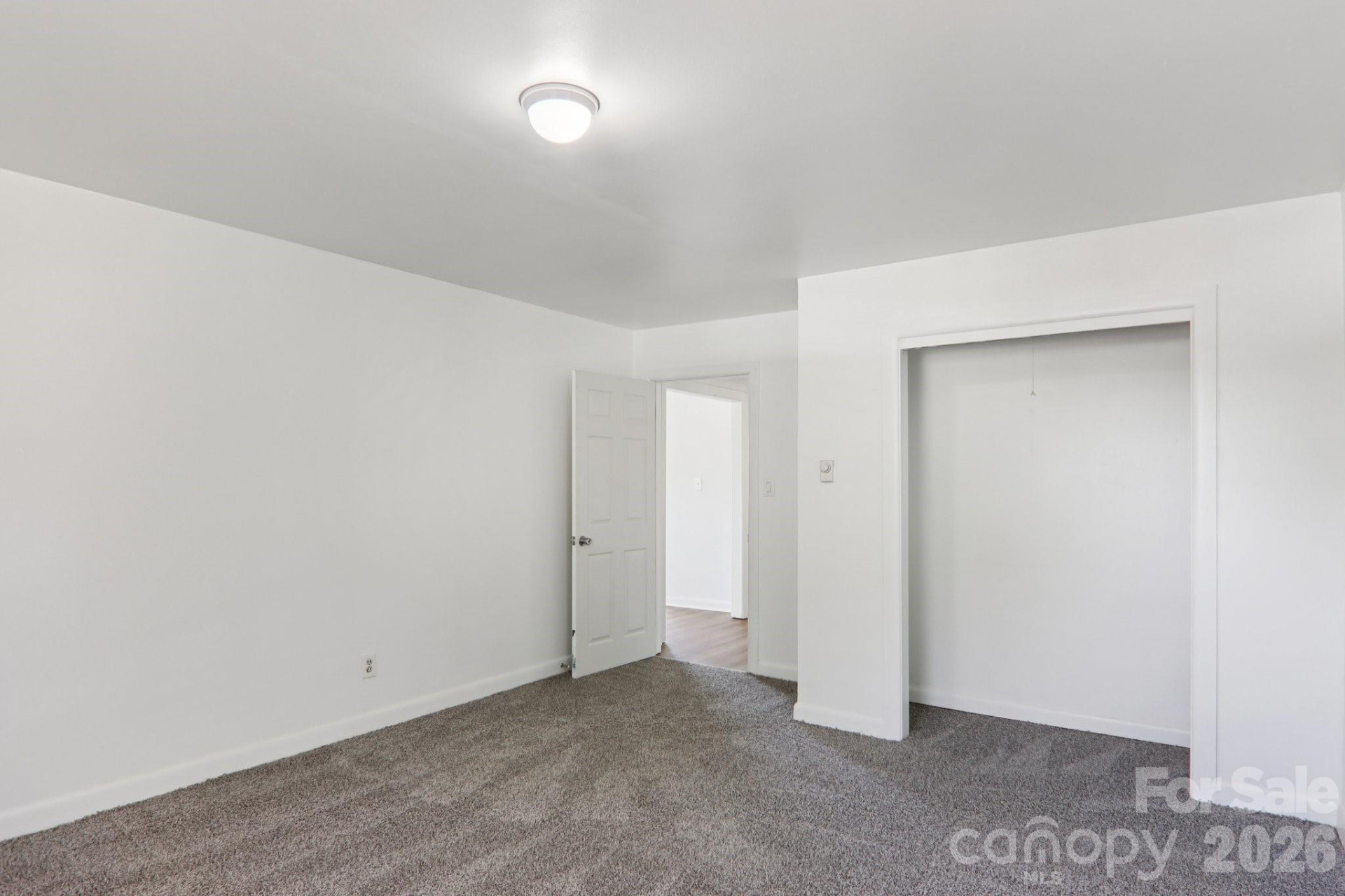 541 Paragon Parkway - Photo 16