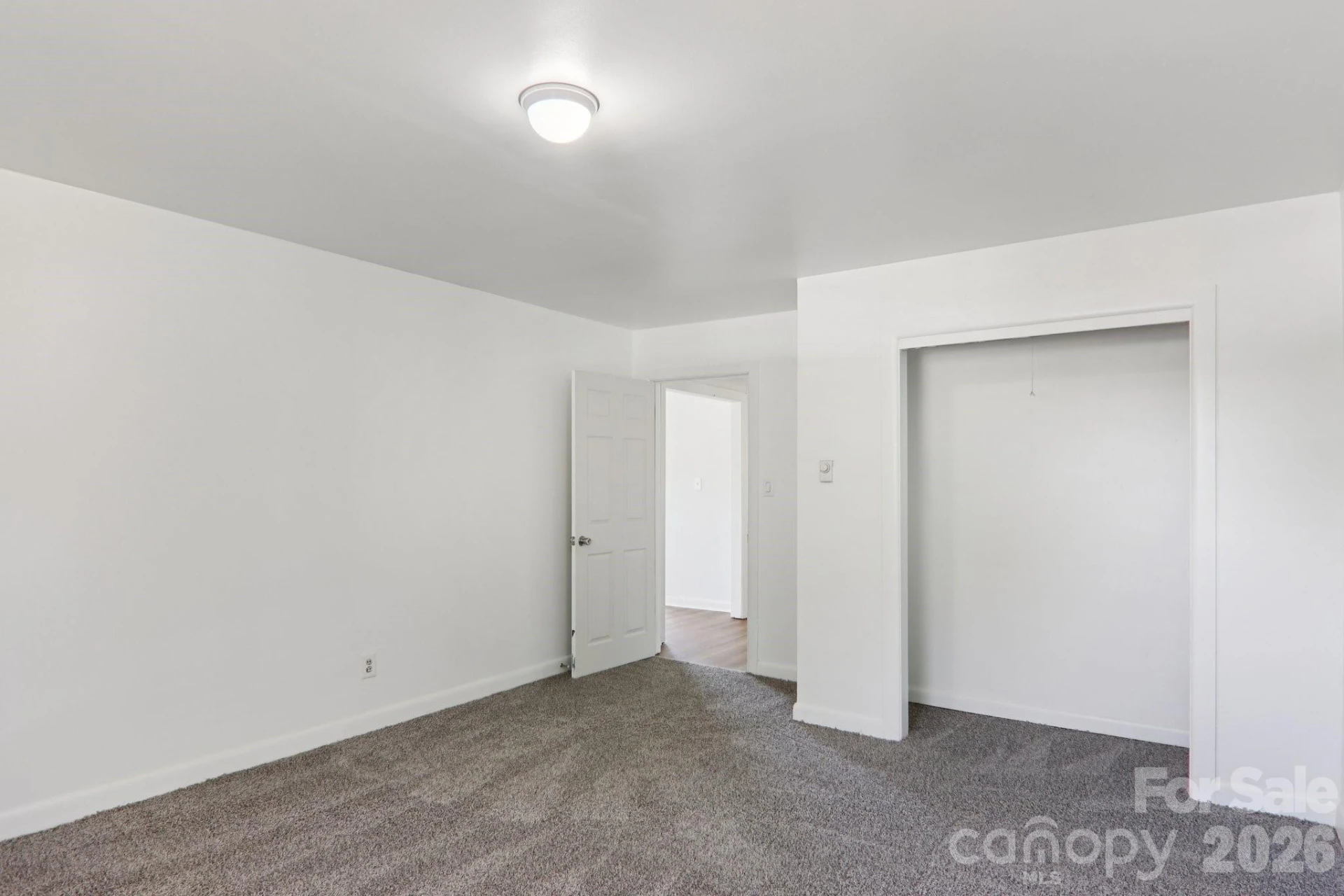 541 Paragon Parkway - Photo 16