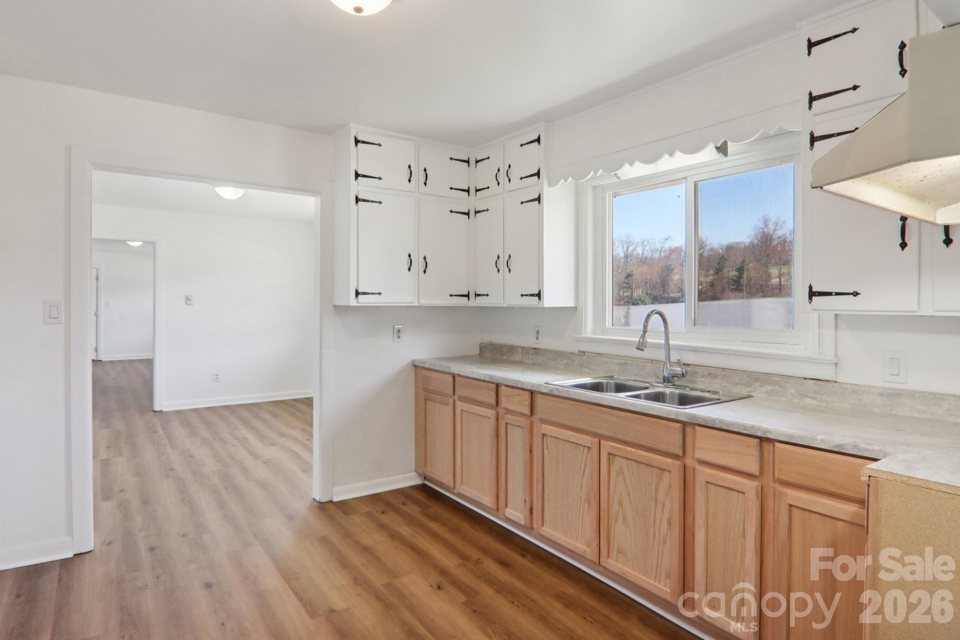 541 Paragon Parkway - Photo 9