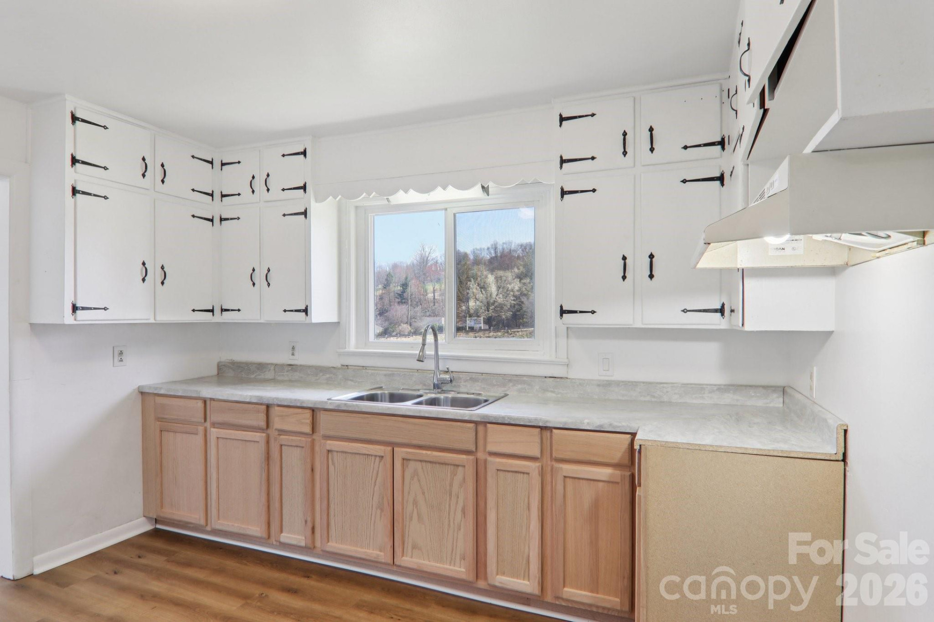 541 Paragon Parkway - Photo 10