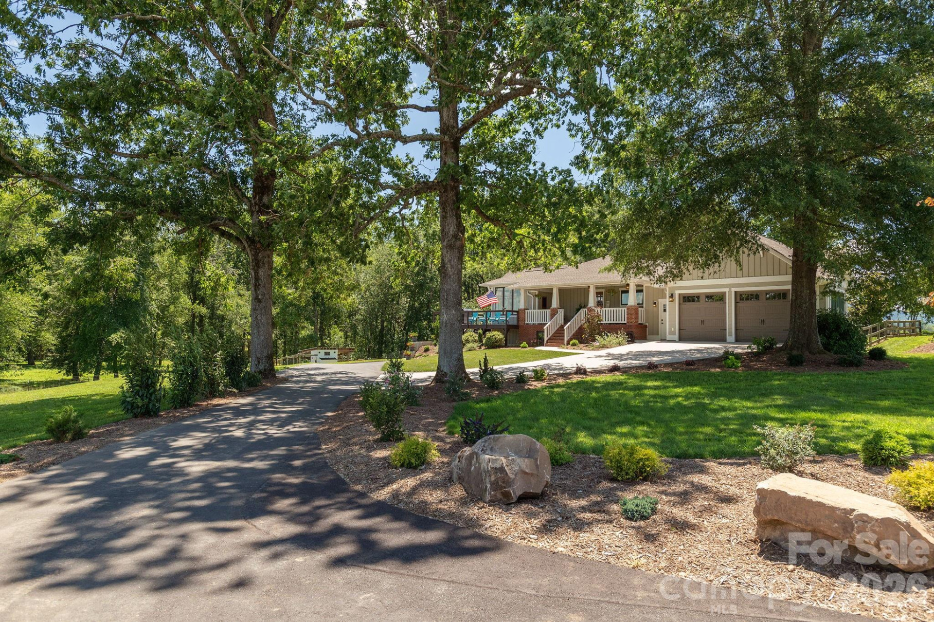 16 School House Road