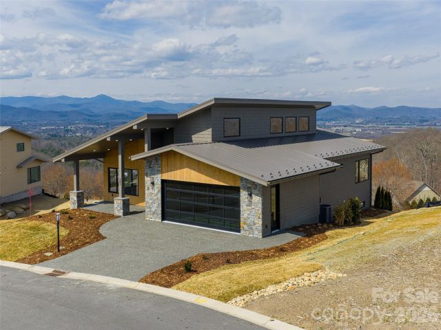 247 Coachman Drive, Hendersonville, NC, 28791