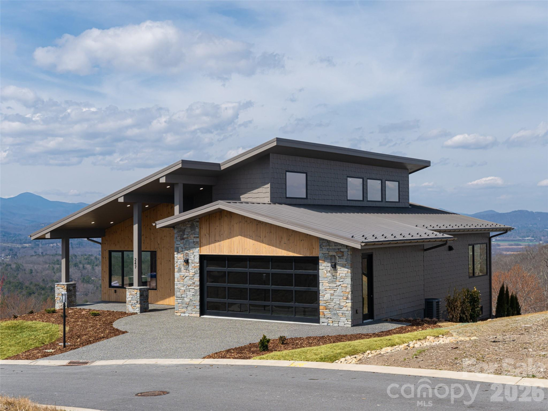 247 Coachman Drive - Photo 3