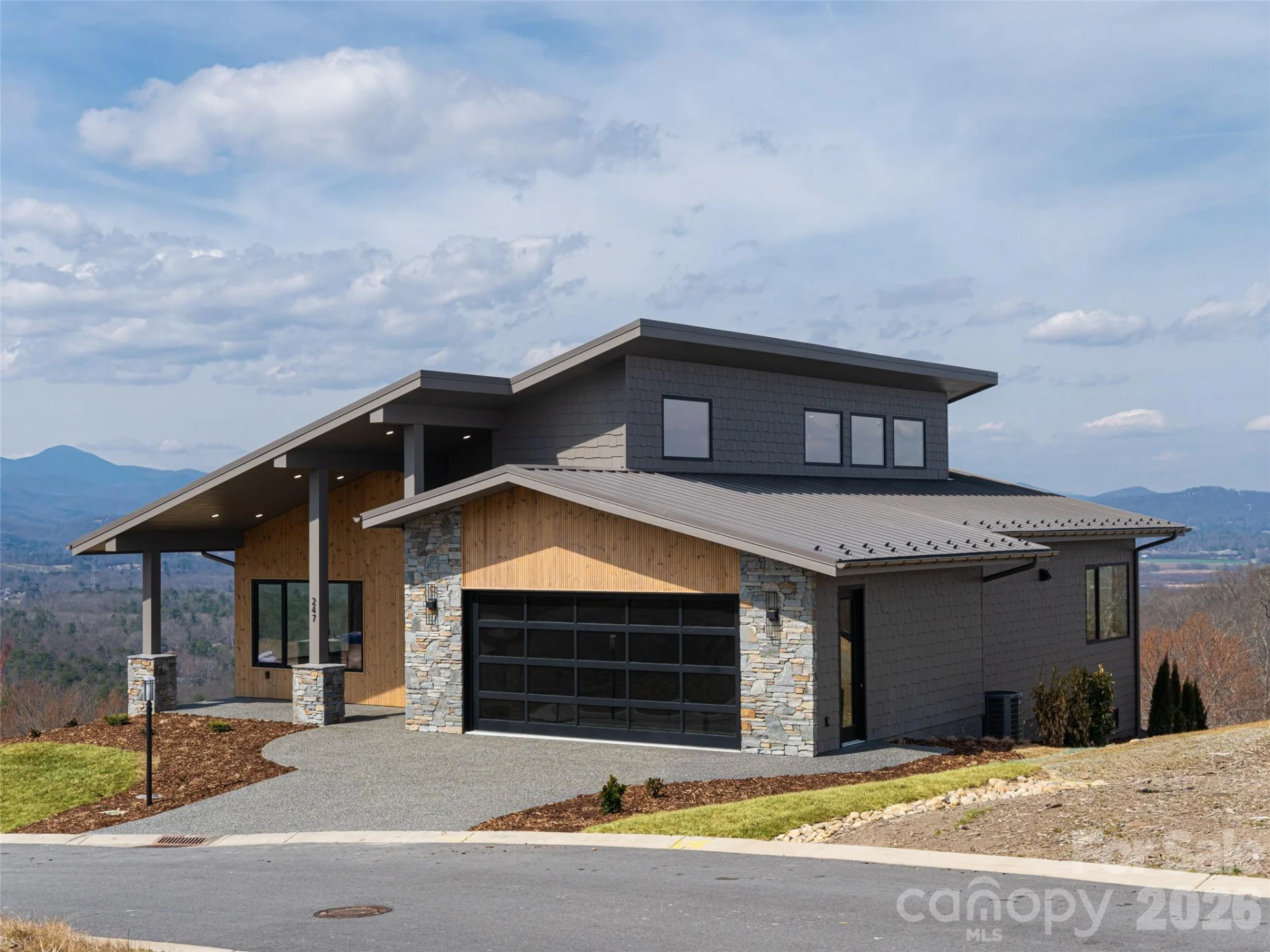 247 Coachman Drive - Photo 4