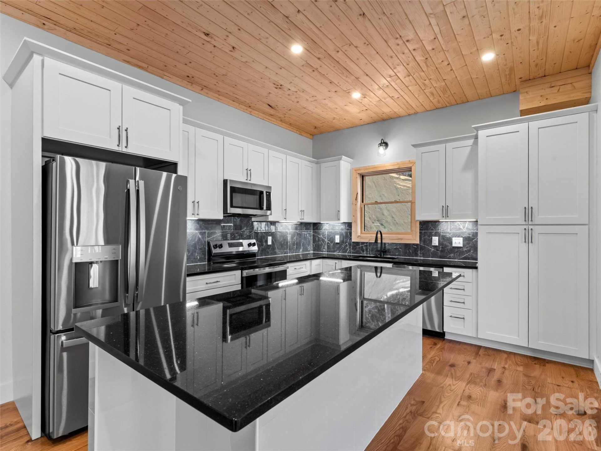 80-81 Villa Lane - Photo 17