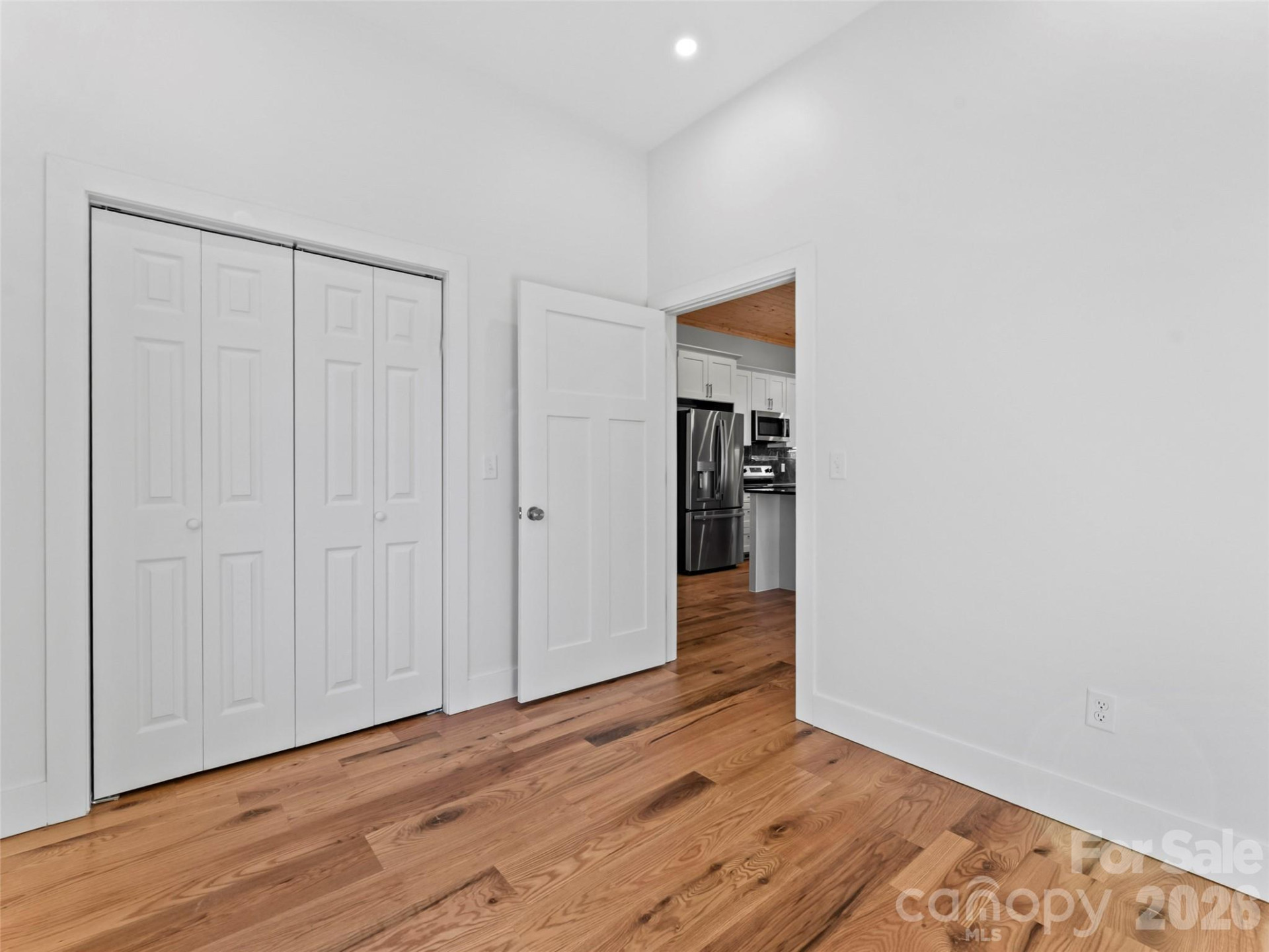 80-81 Villa Lane - Photo 23