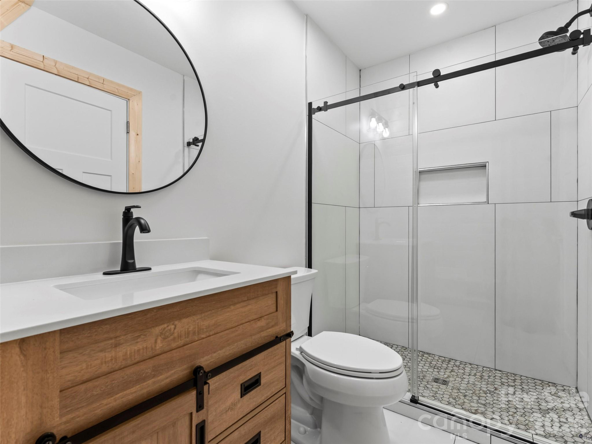 80-81 Villa Lane - Photo 30