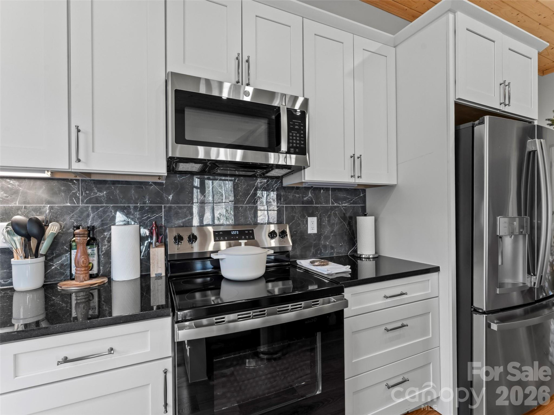 80-81 Villa Lane - Photo 38