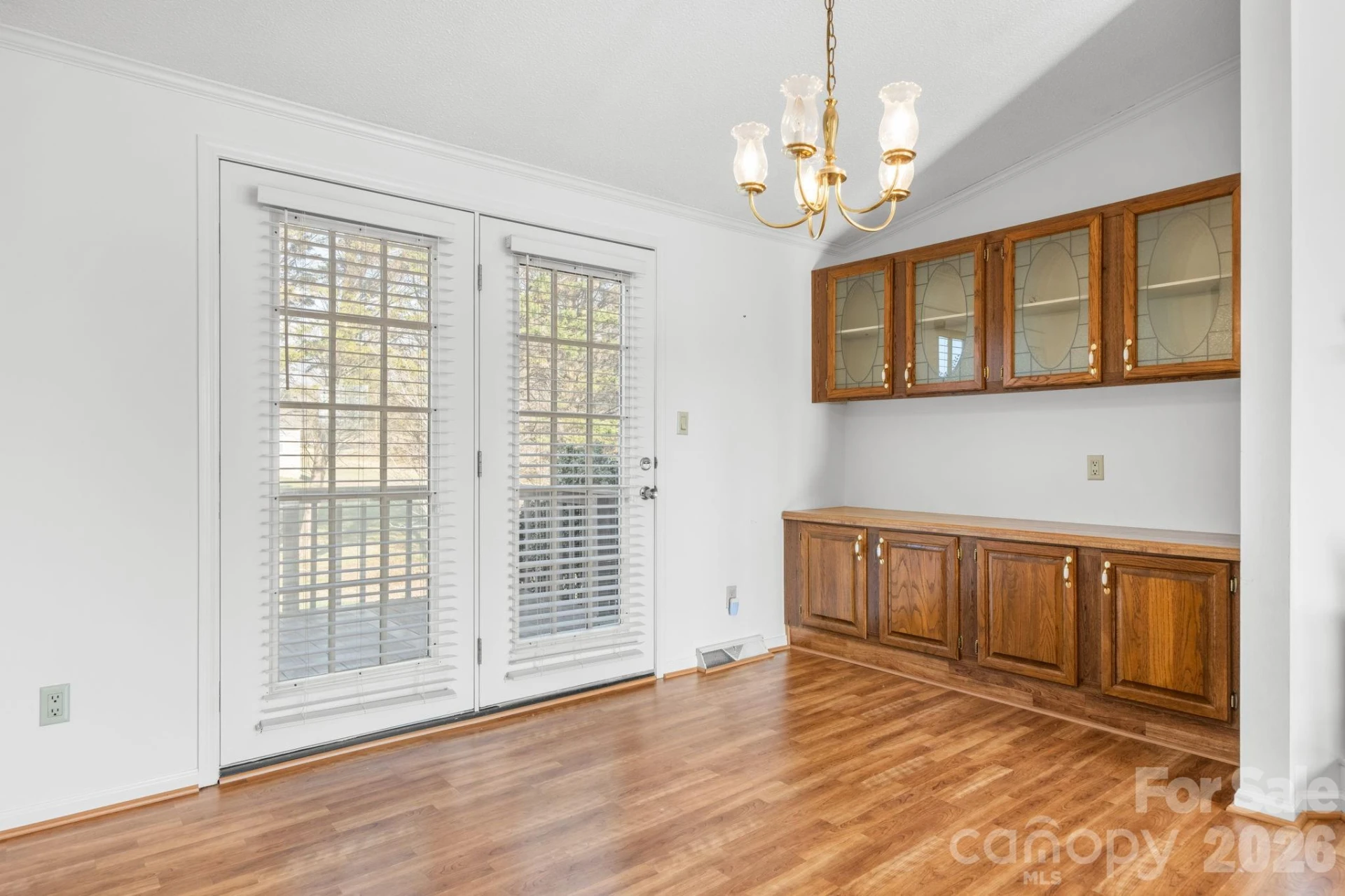 120 College Circle - Photo 16