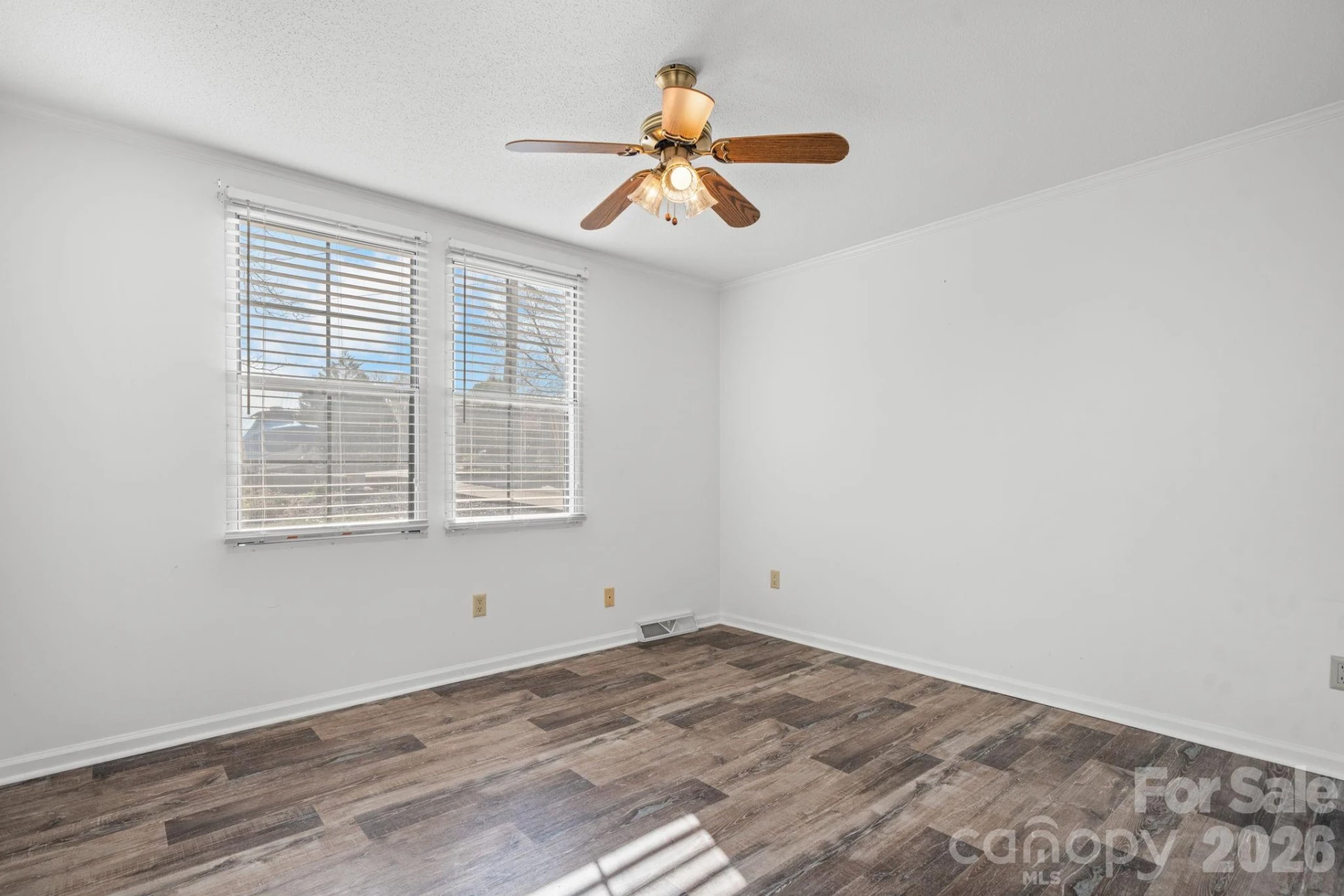 120 College Circle - Photo 22