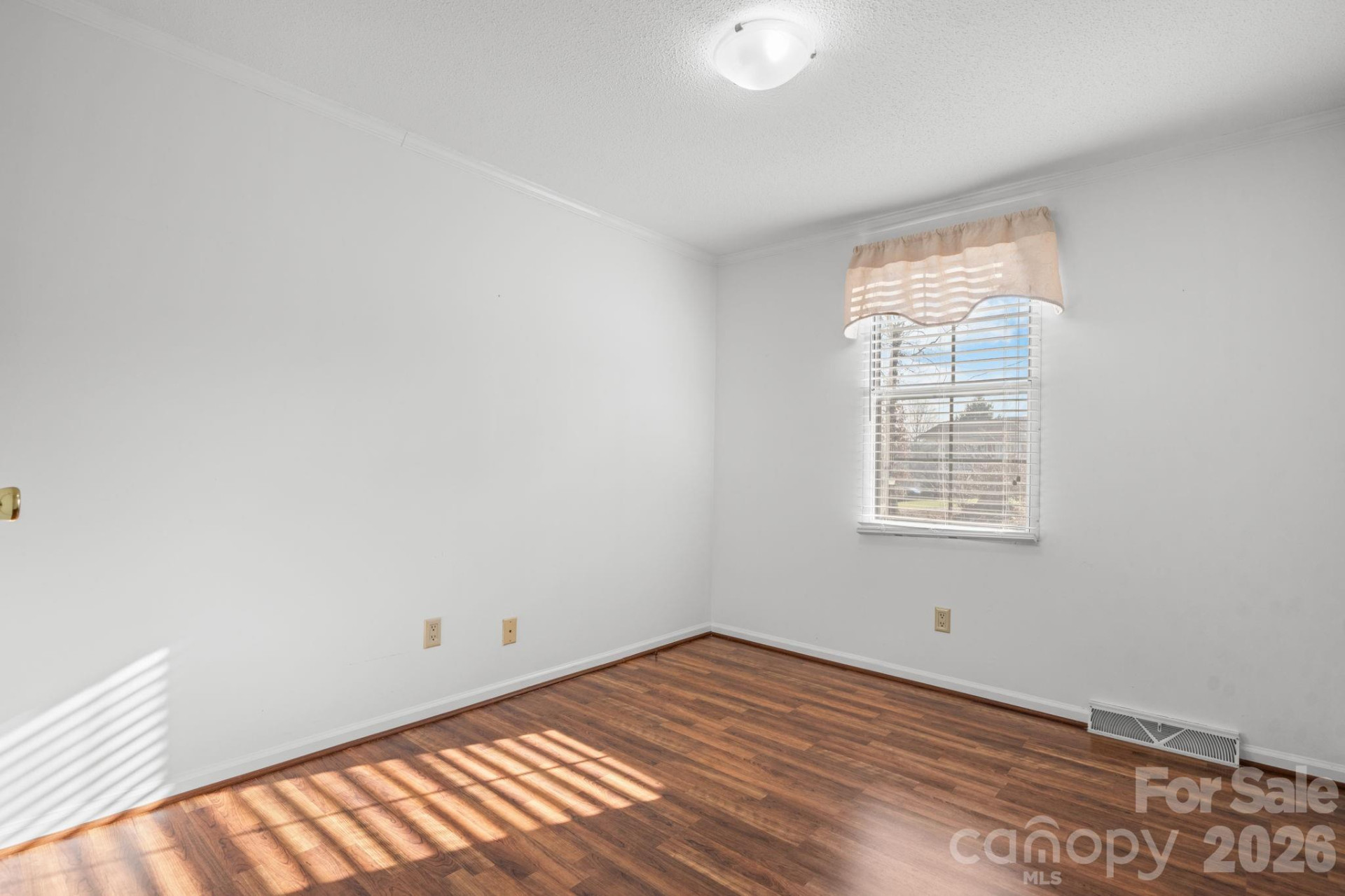 120 College Circle - Photo 24