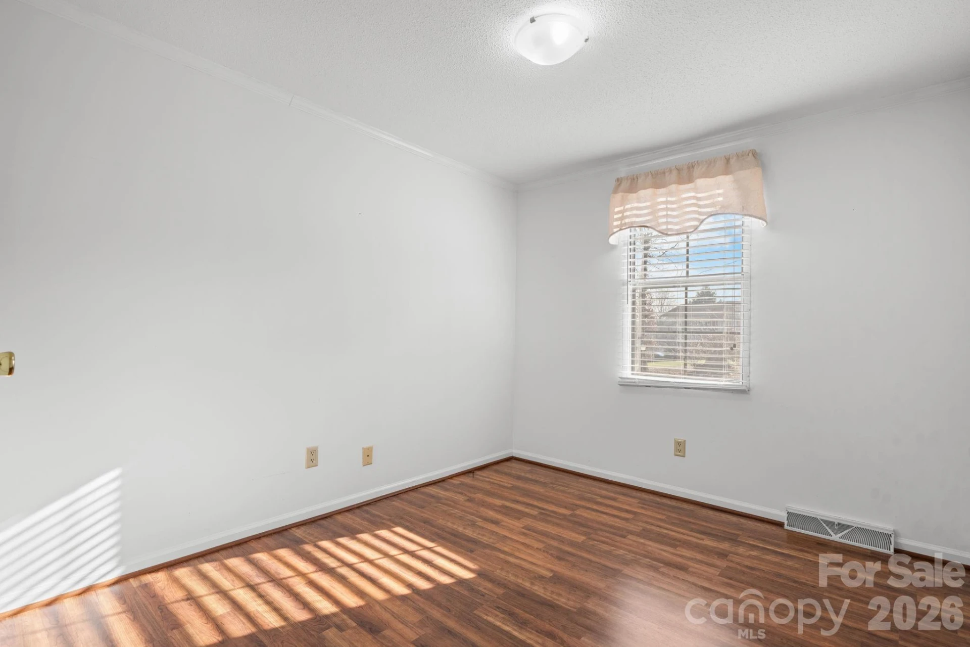 120 College Circle - Photo 24