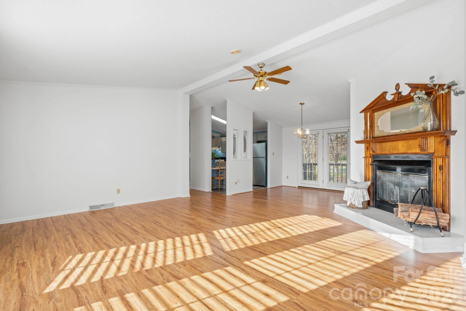 120 College Circle - Photo 7
