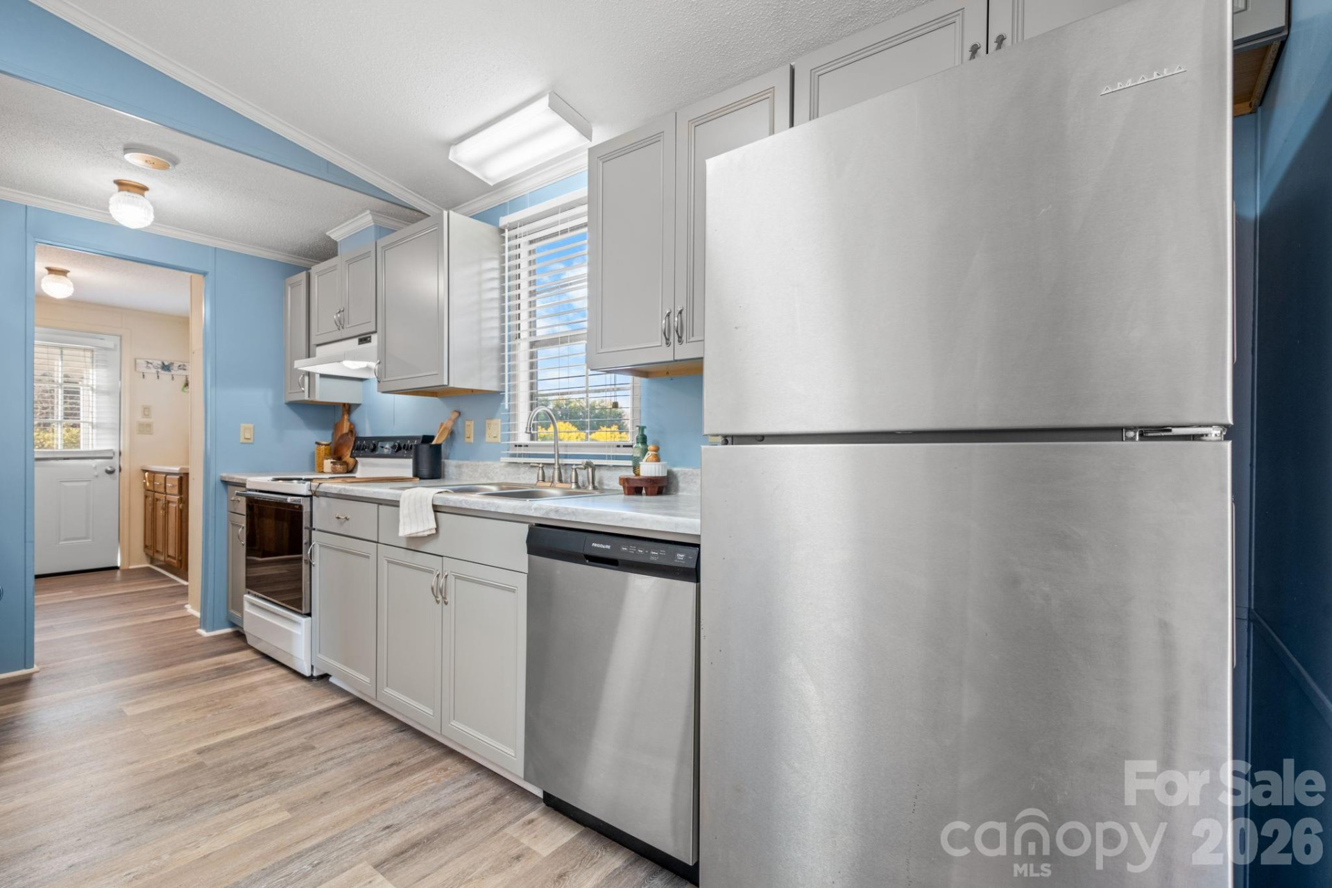 120 College Circle - Photo 10