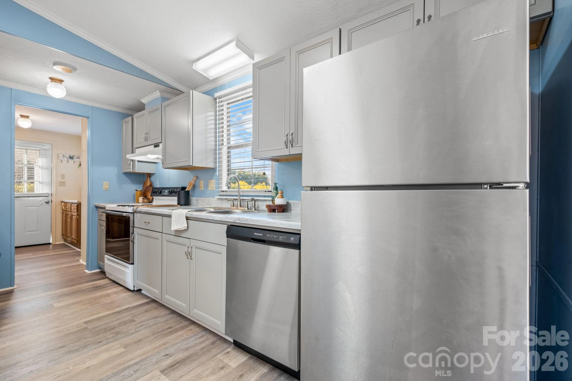 120 College Circle - Photo 10