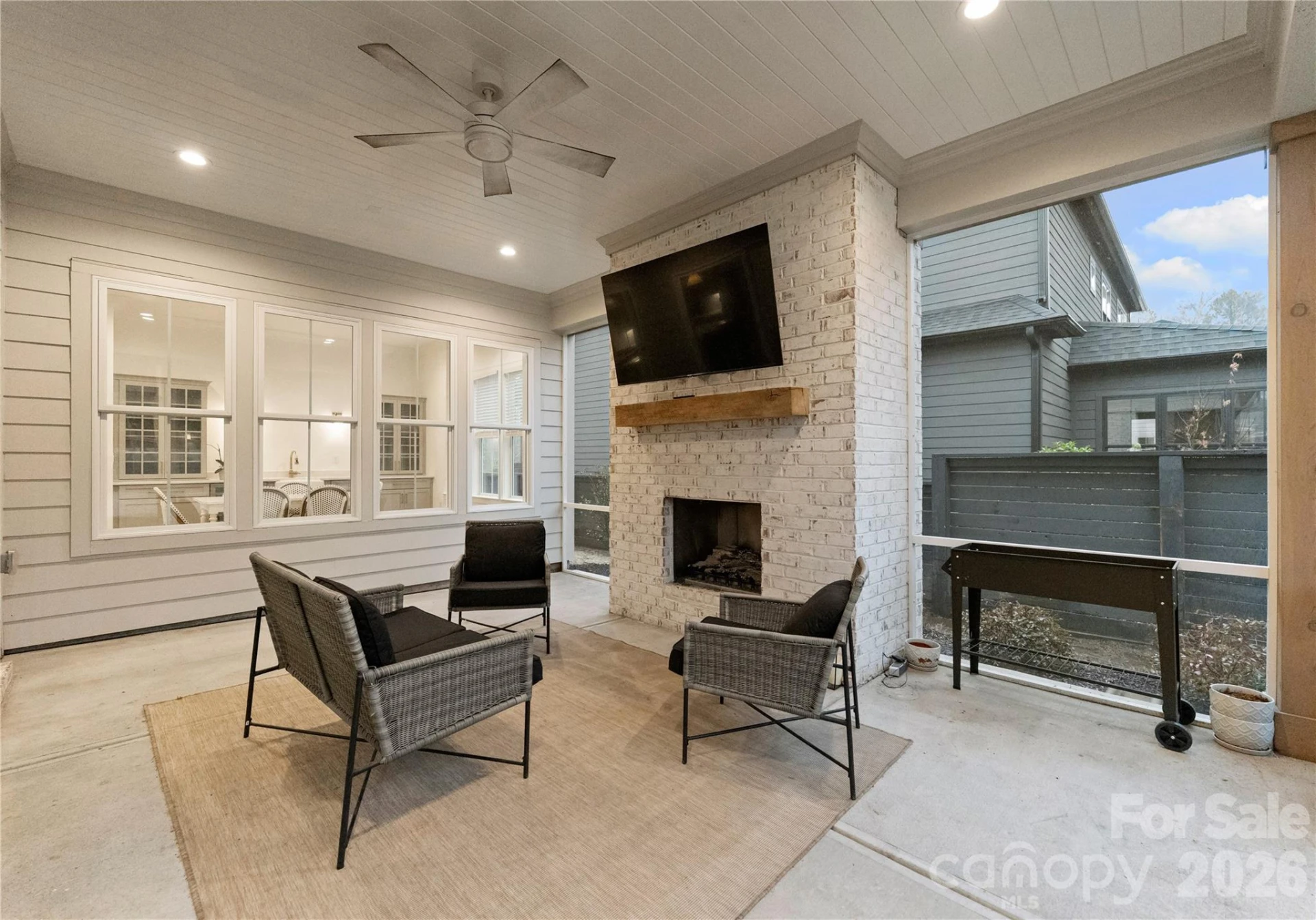 1527 St George Street - Photo 33