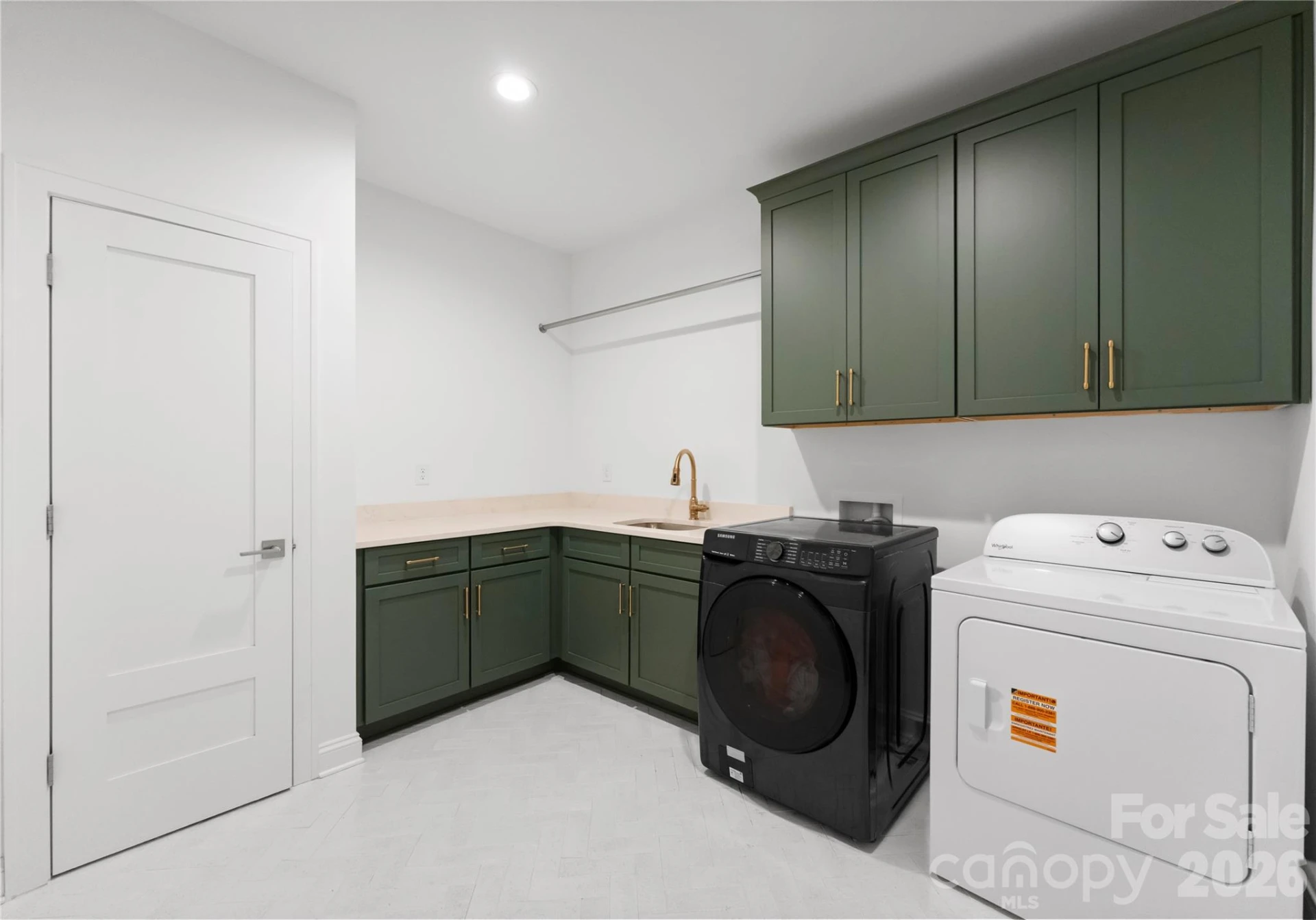 1527 St George Street - Photo 34