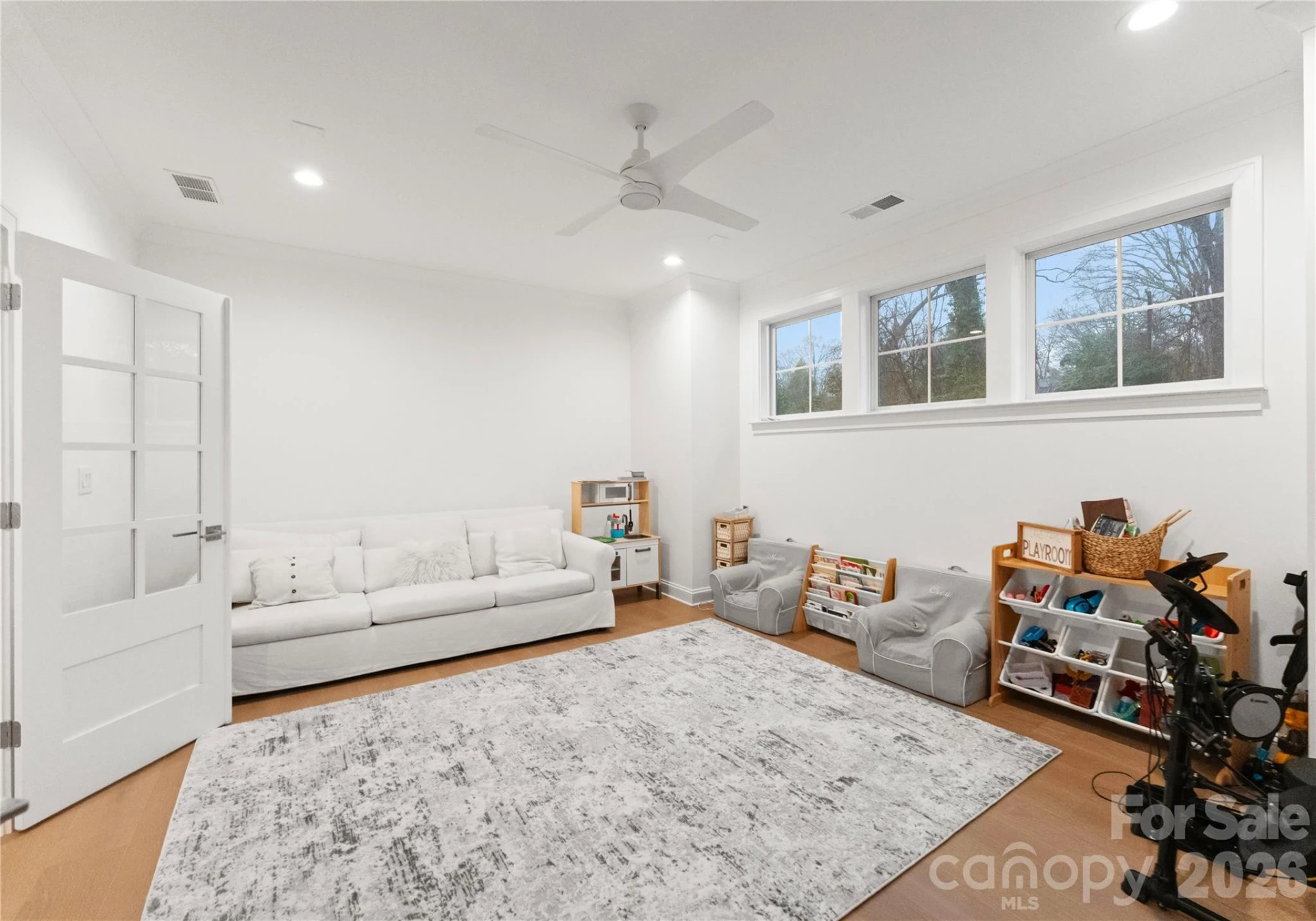 1527 St George Street - Photo 36