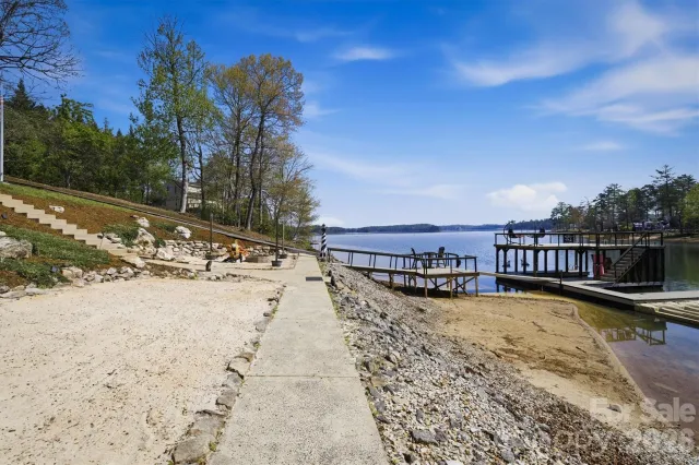 2761 Hemlock Court