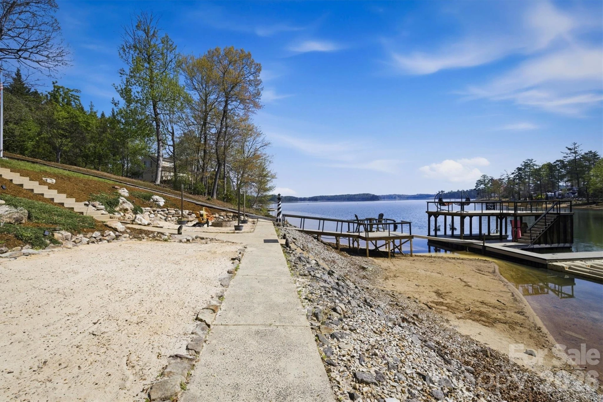 2761 Hemlock Court