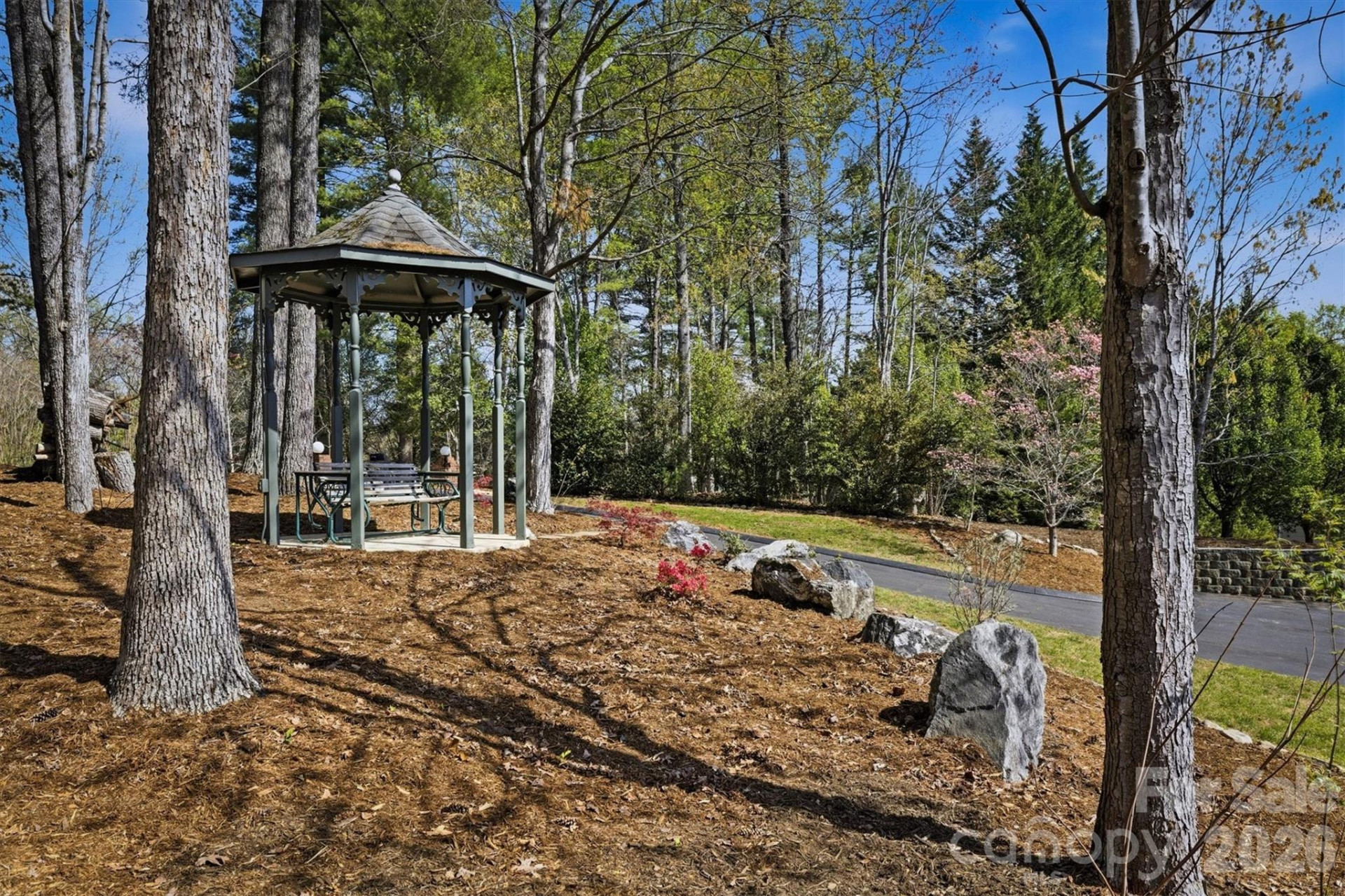 2761 Hemlock Court - Photo 5