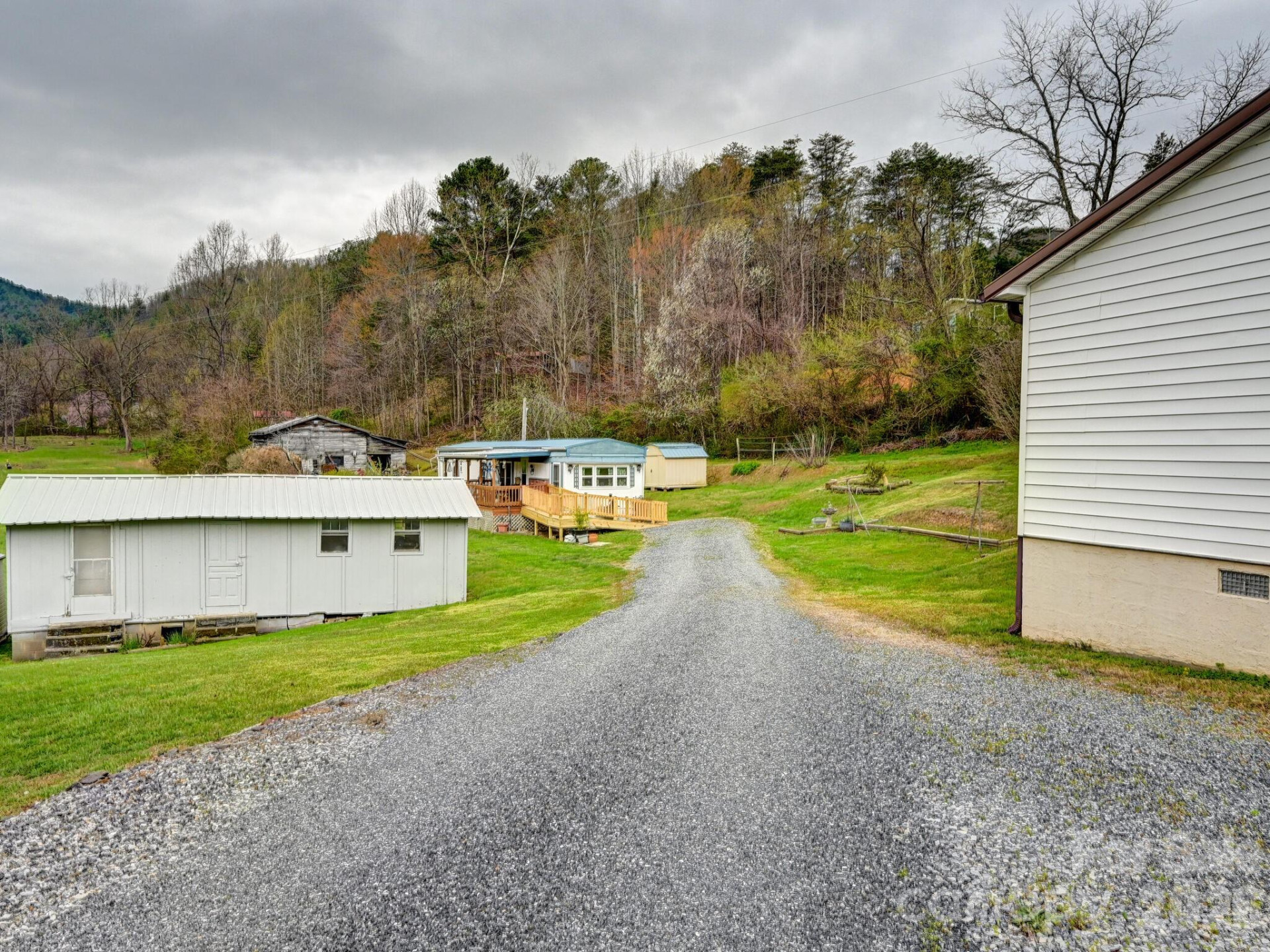 118 & 124 East Lawson Road - Photo 47