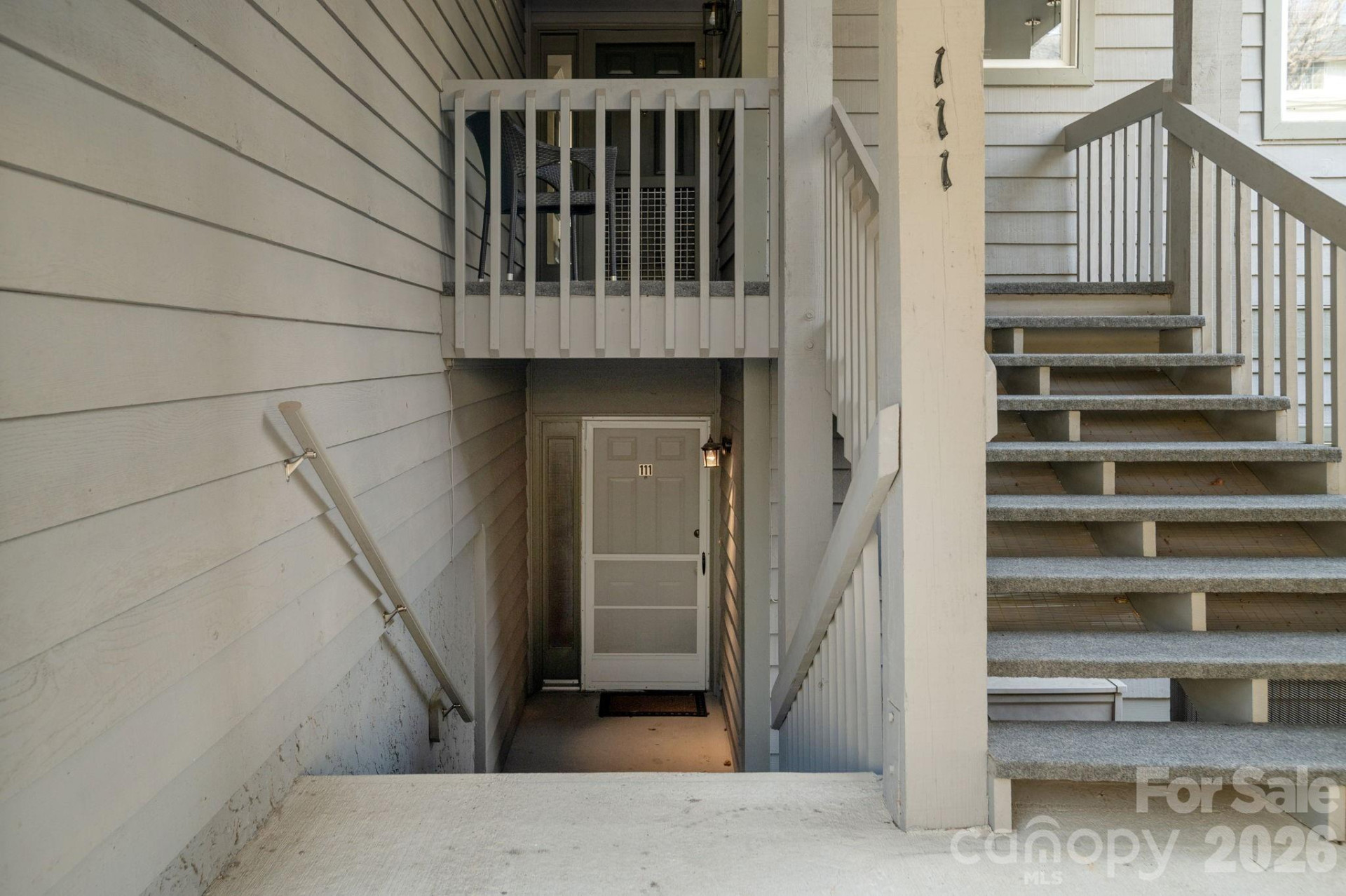 111 BLUFFVIEW Lane - Photo 3