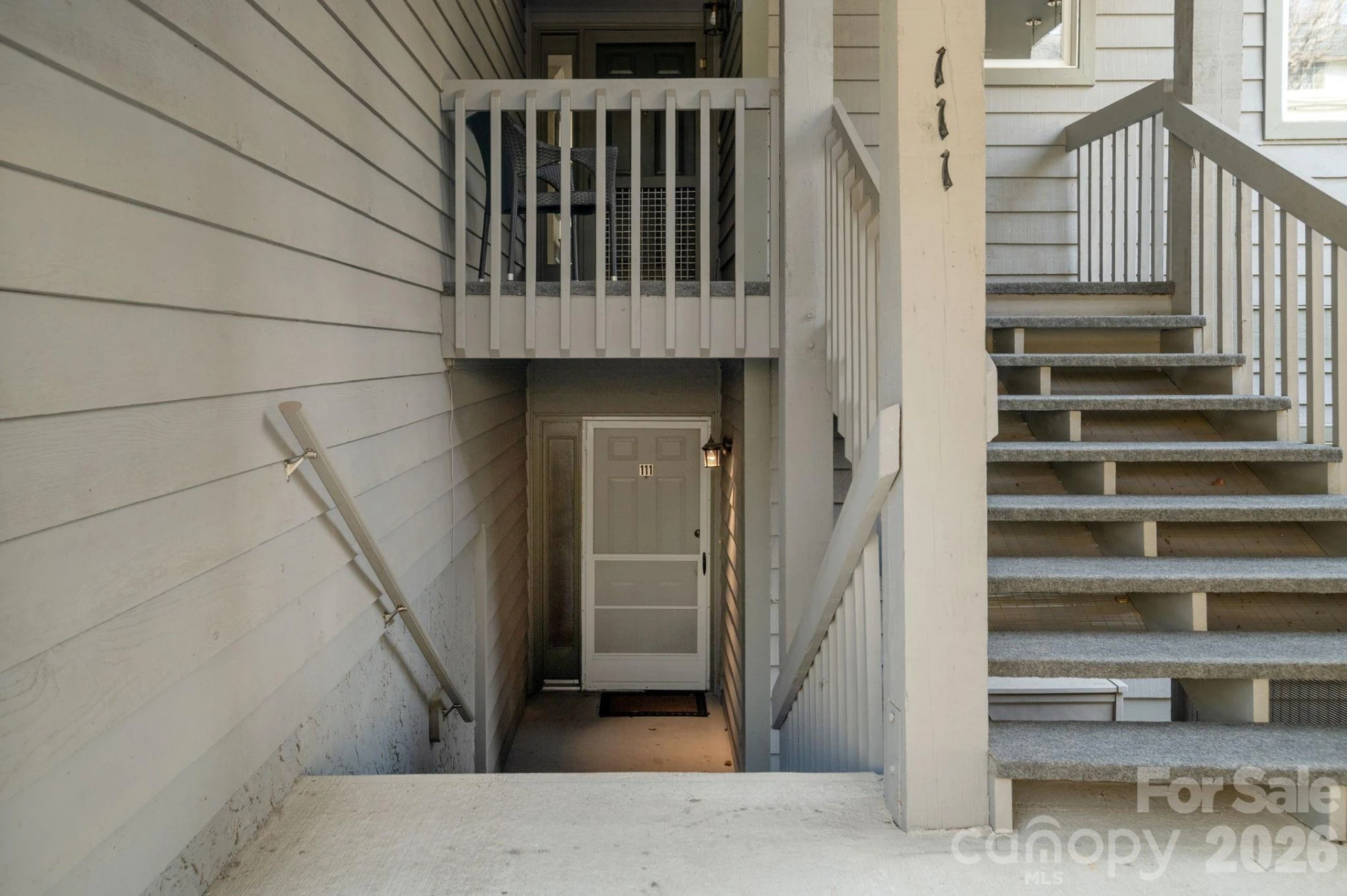 111 BLUFFVIEW Lane - Photo 3