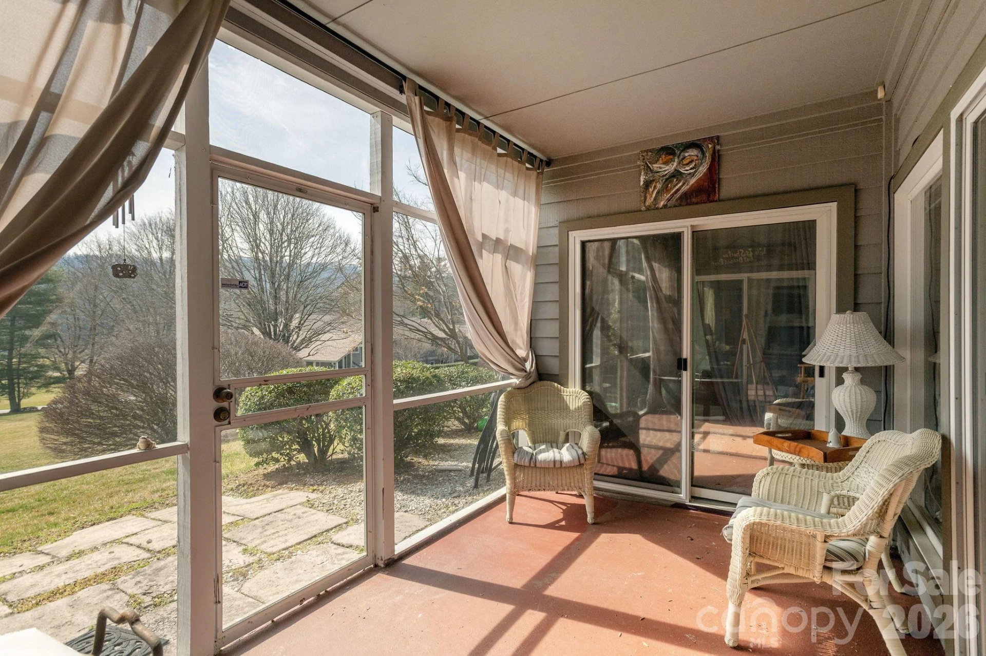 111 BLUFFVIEW Lane - Photo 2
