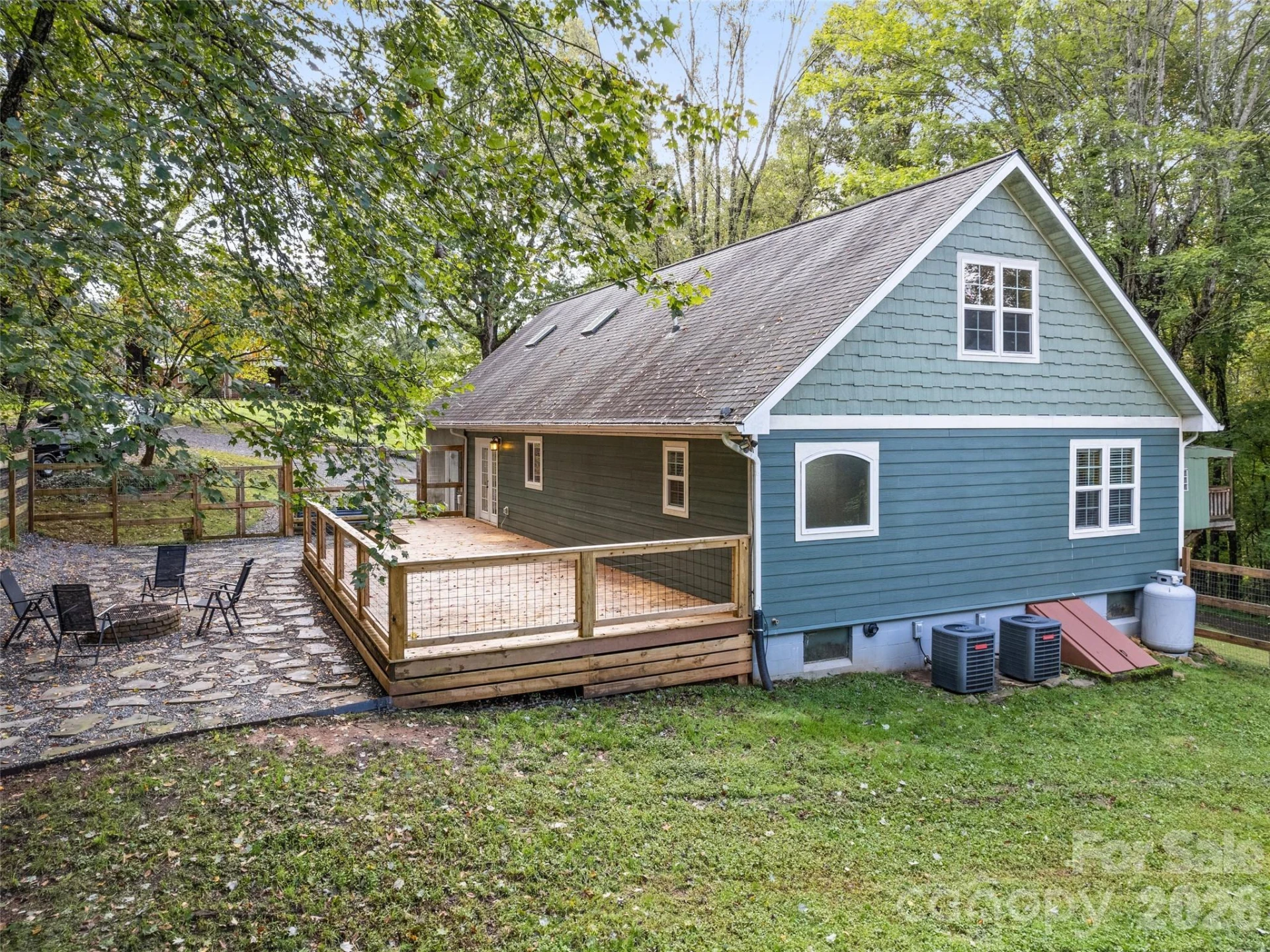 364 Lee Street - Photo 4