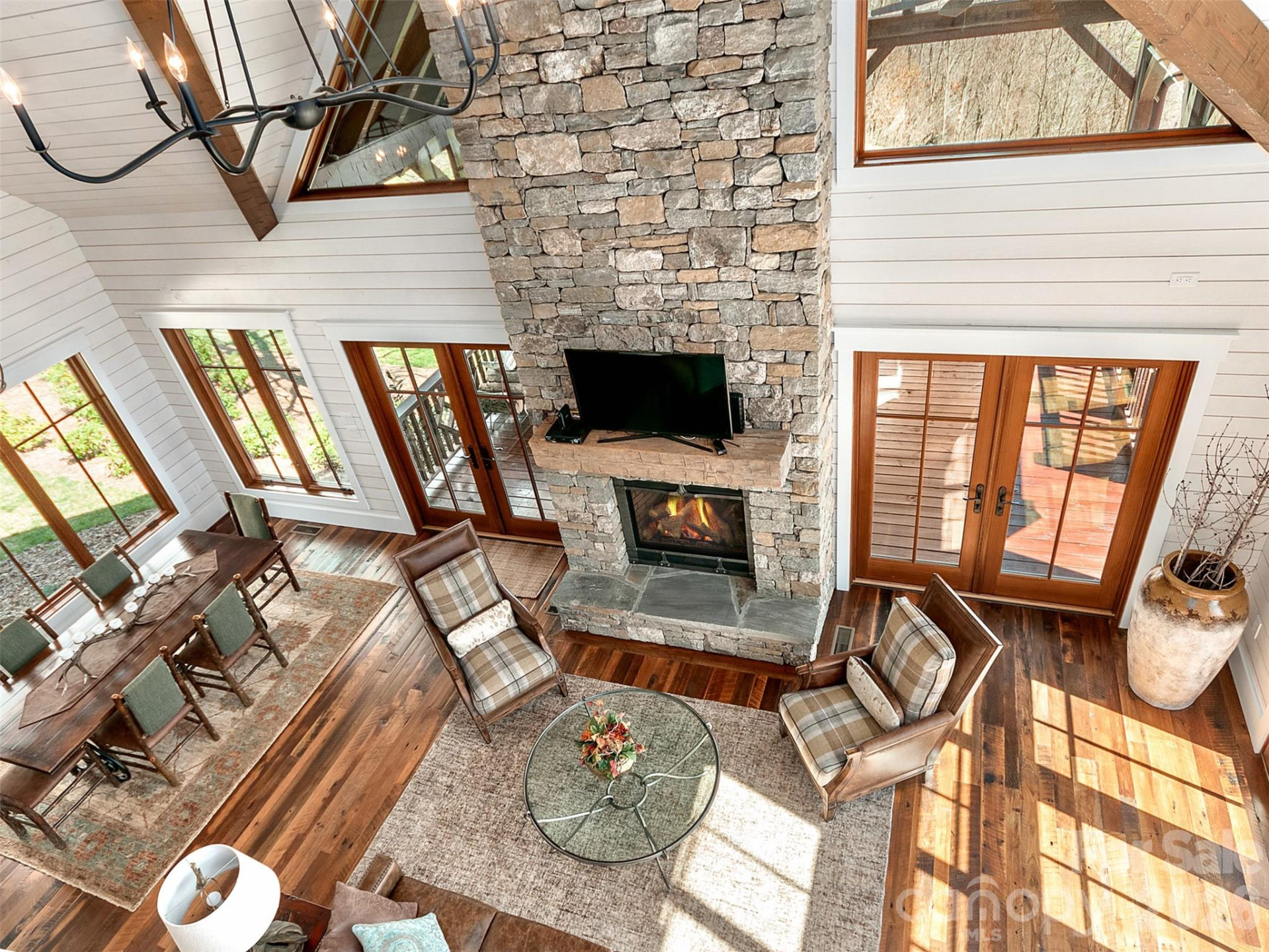 2670 Sleepy Hollow Drive - Photo 6