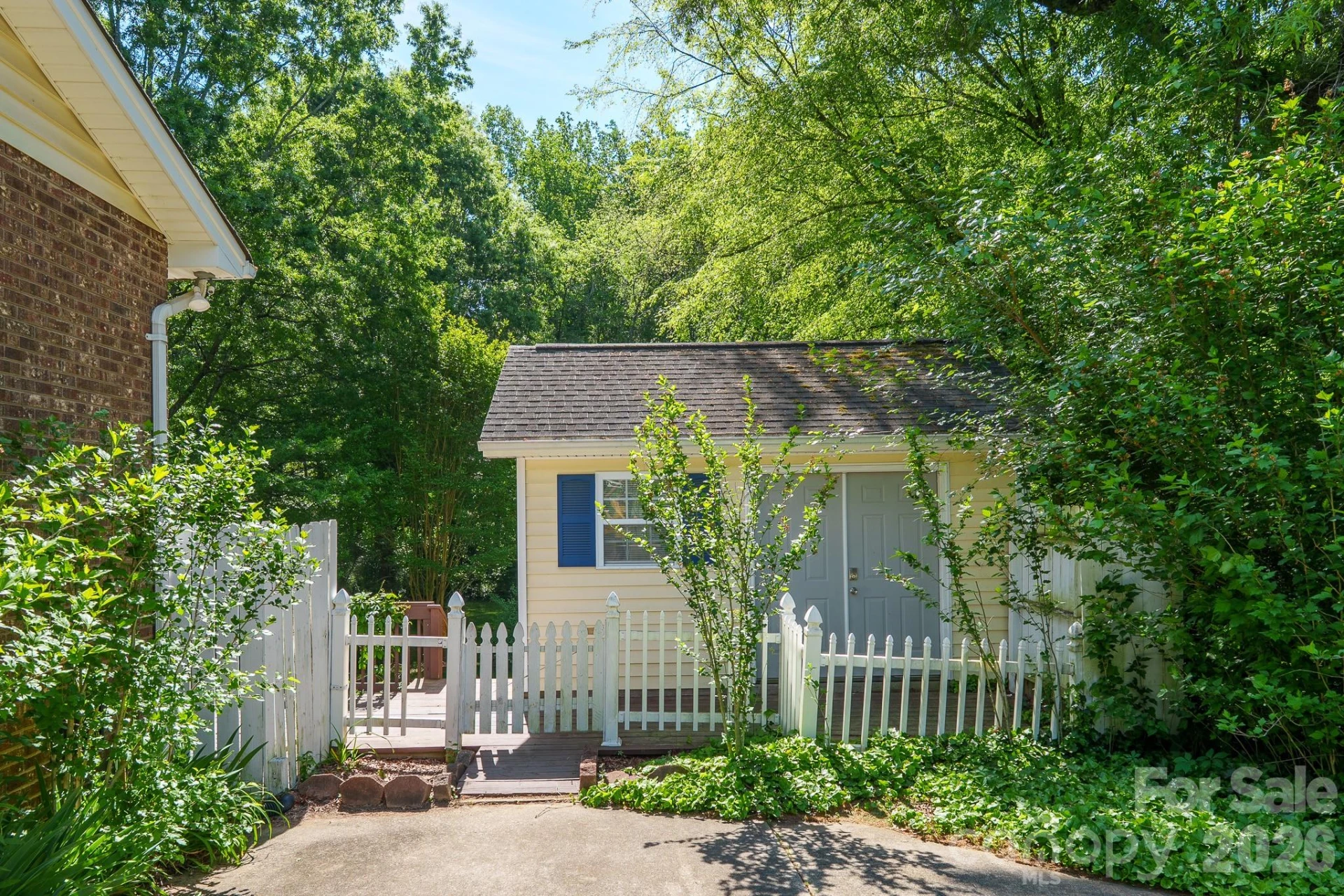 21014 Pine Ridge Drive - Photo 14