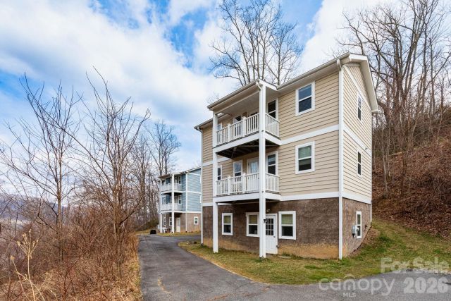 14 Lila Lane, Clyde, NC, 28721