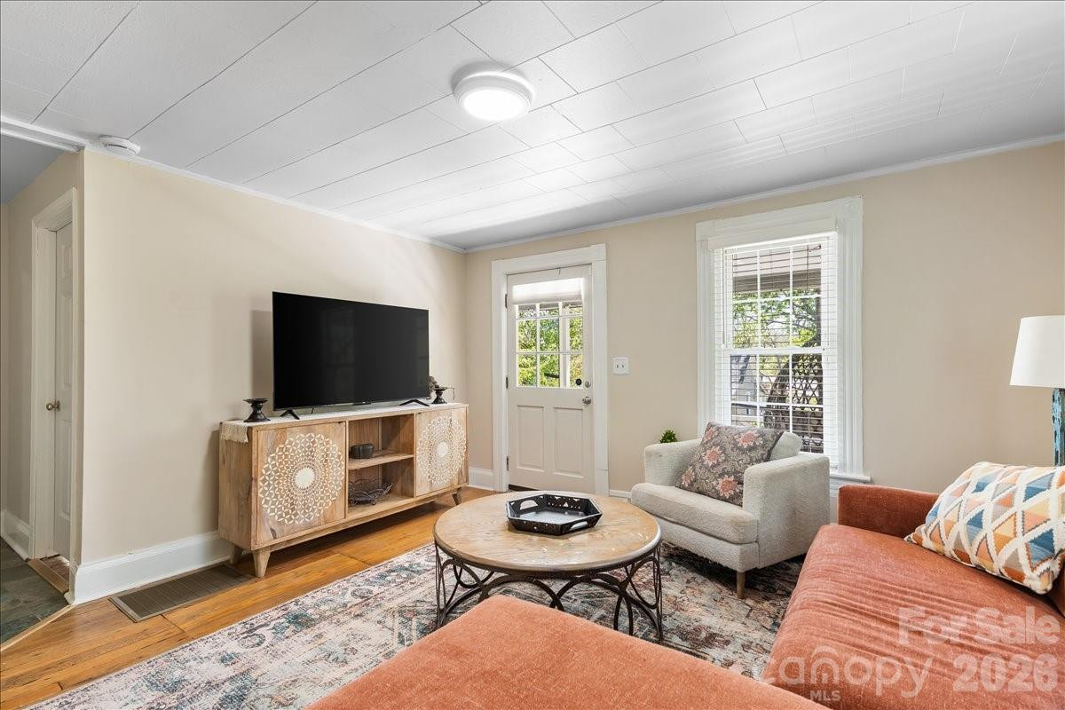 14 Woodrow Avenue - Photo 8