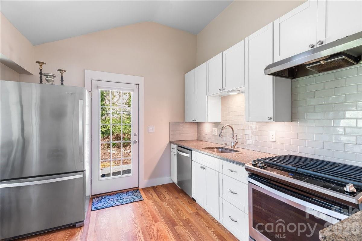 14 Woodrow Avenue - Photo 10