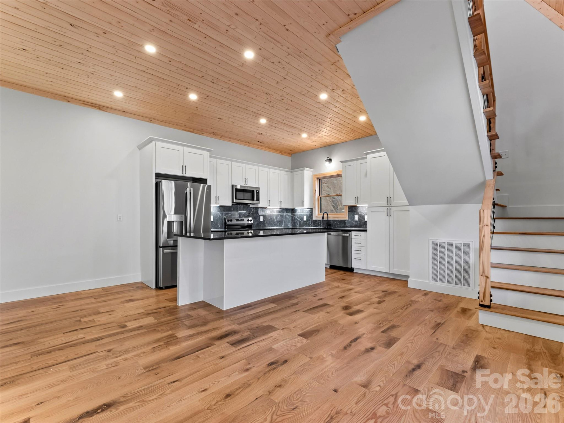 80-81 Villa Lane - Photo 11