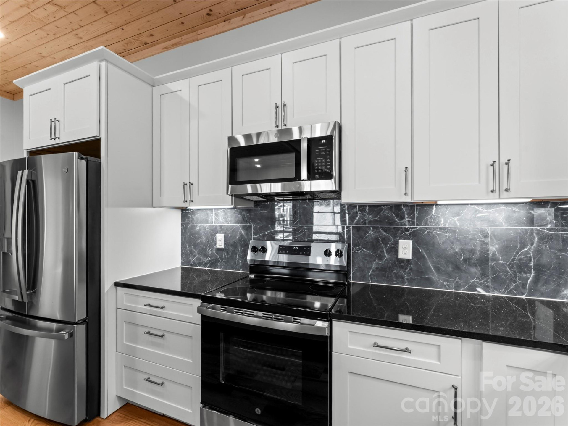 80-81 Villa Lane - Photo 17